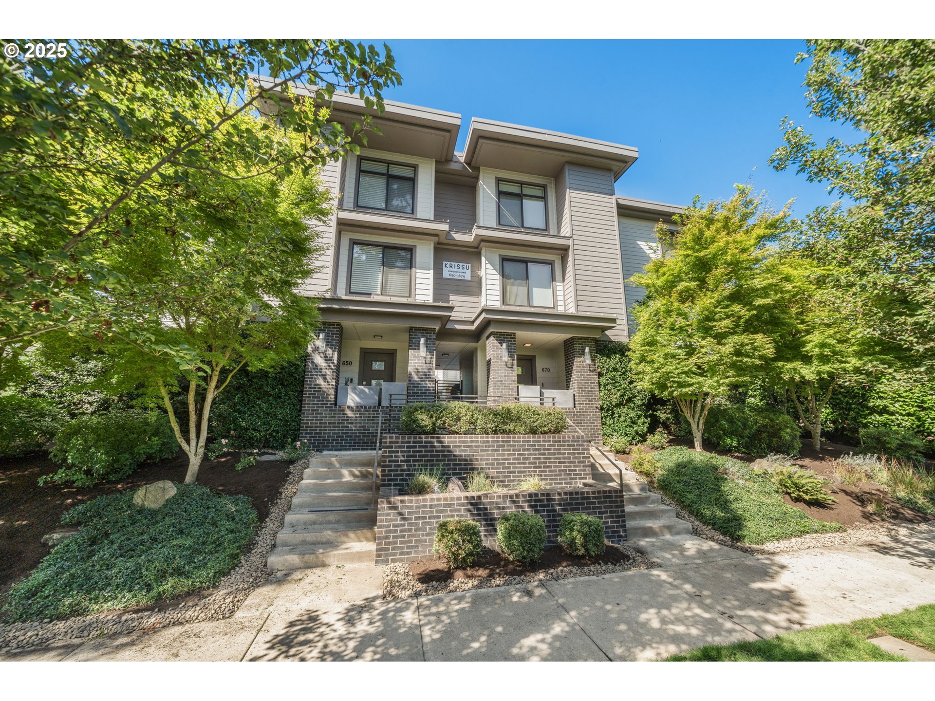Photo #4: 675672507 Listing 