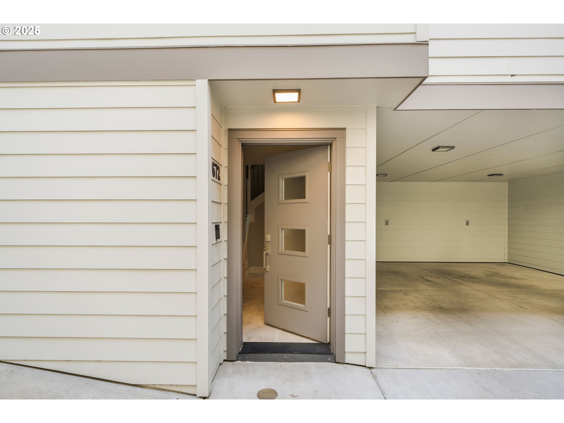 Photo #6: 675672507 Listing 