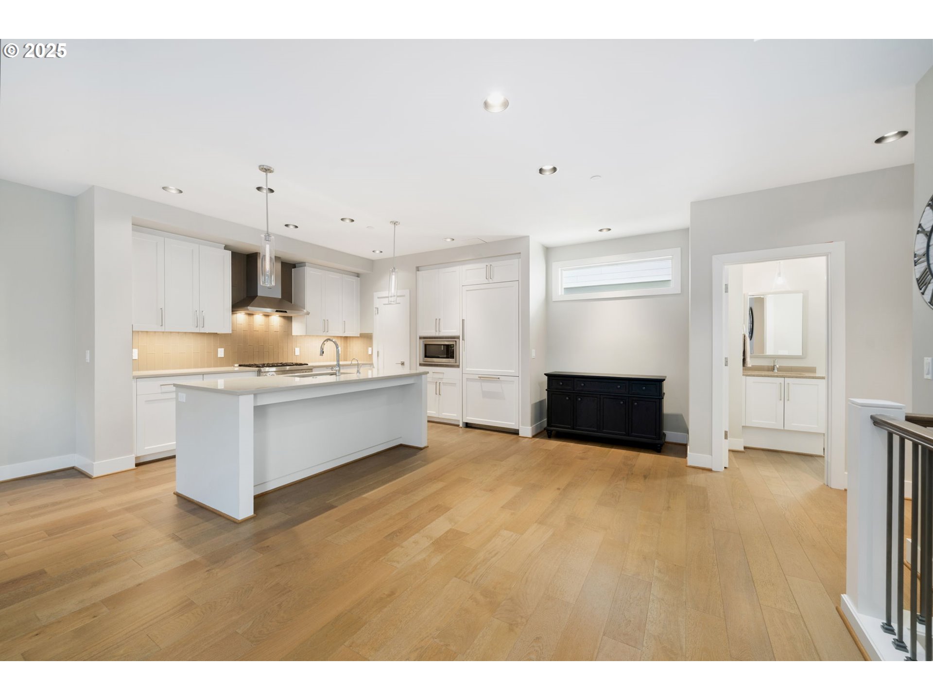 Photo #3: 675672507 Listing 