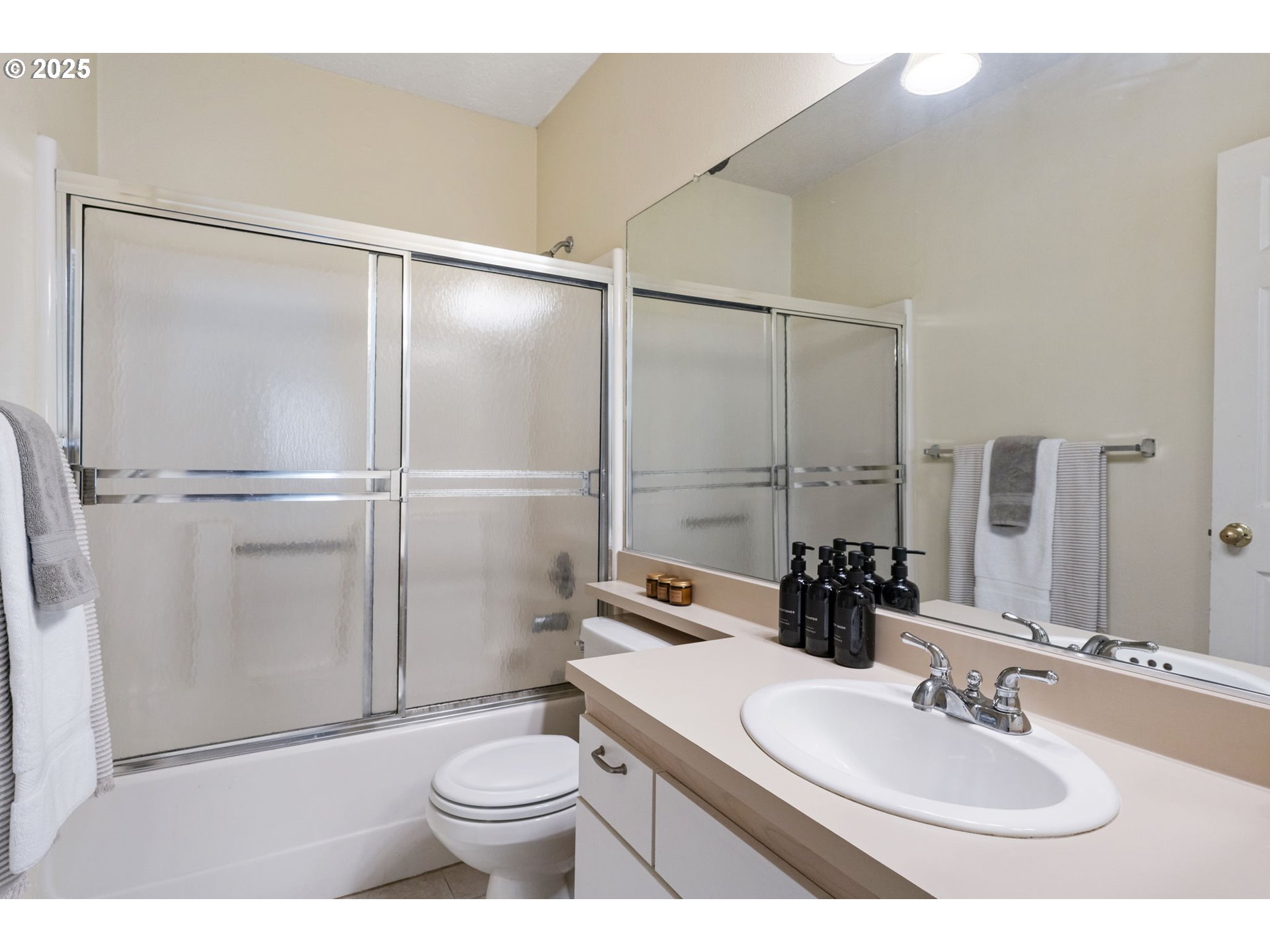 Photo #25: 676117326 Listing: Photo #25