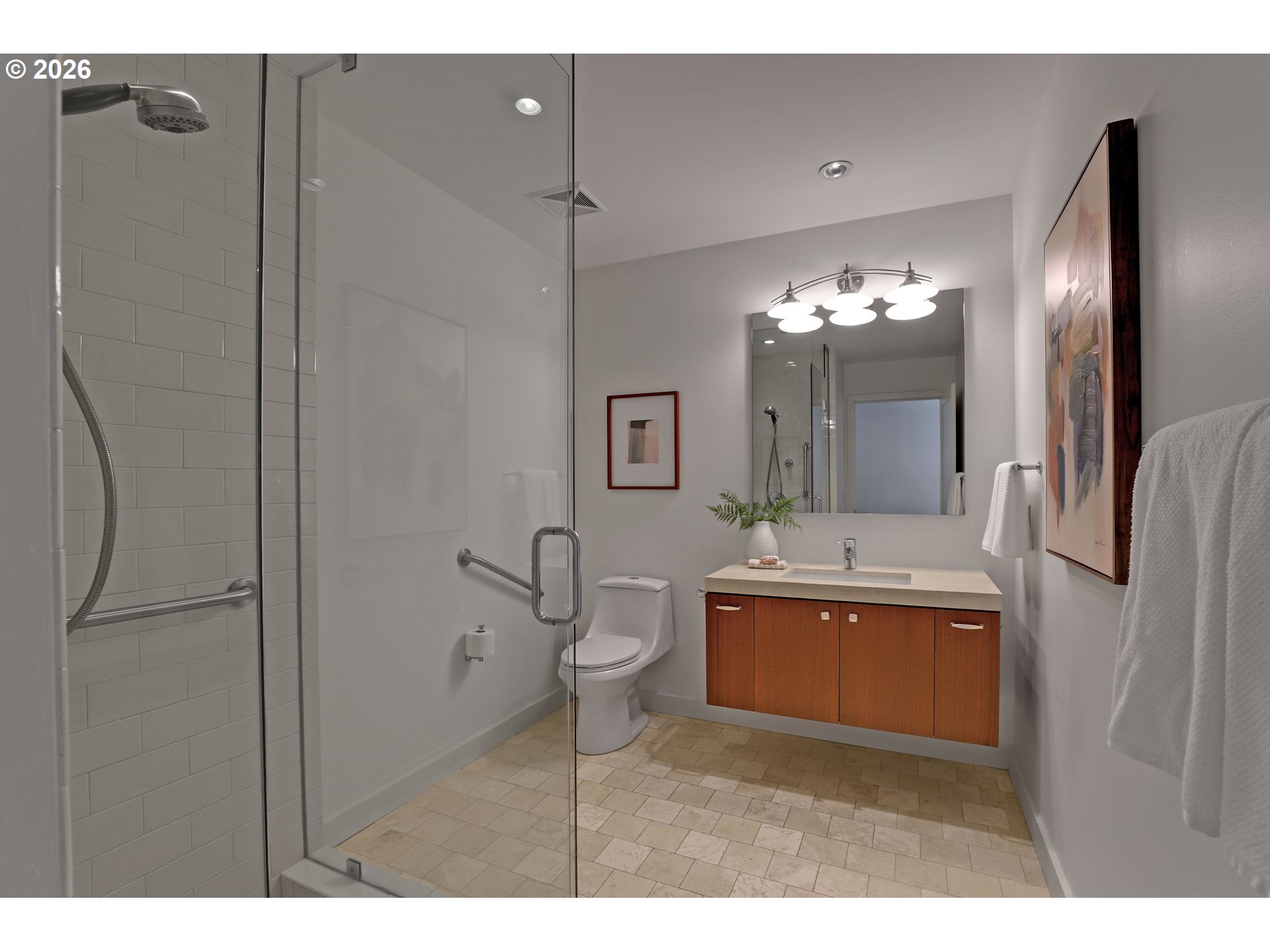 Photo #4: 677238360 Listing: Photo #4