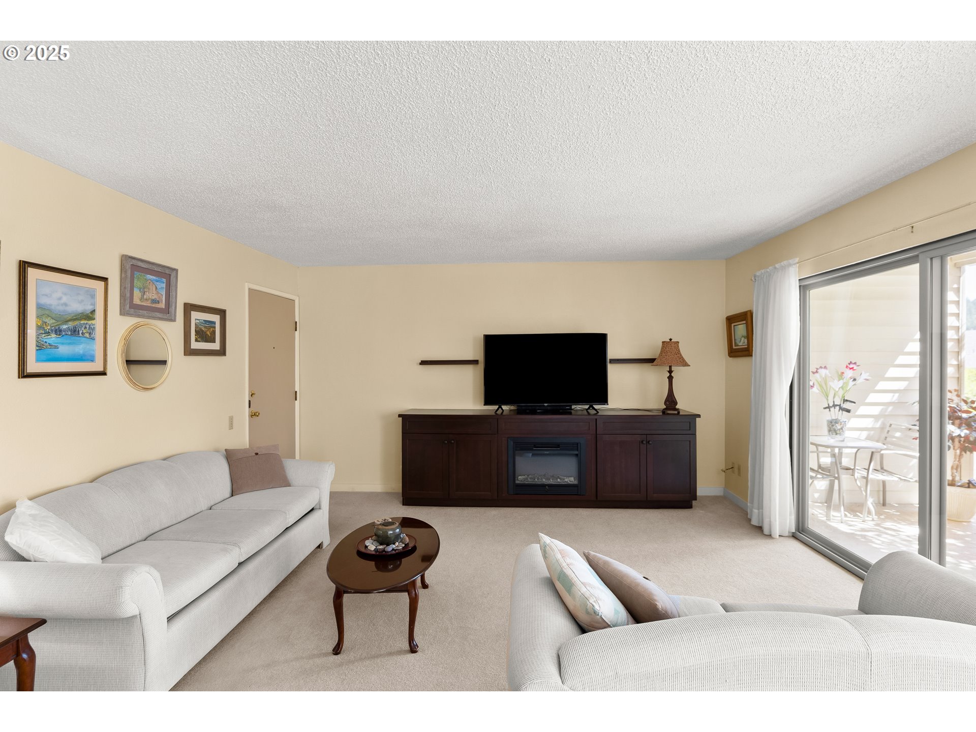 Photo #4: 677539817 Listing: Photo #4