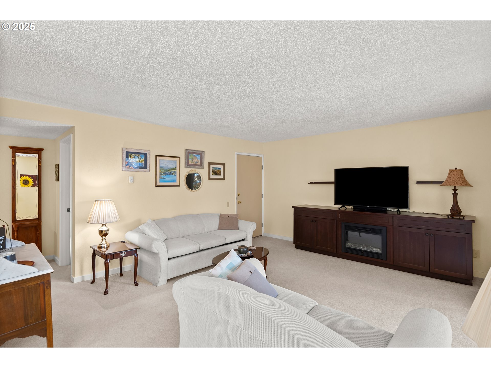 Photo #5: 677539817 Listing: Photo #5