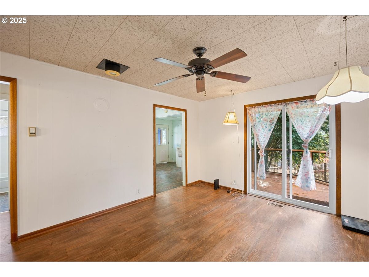 635 NW 4TH AVE, Myrtle Creek, OR, 97457