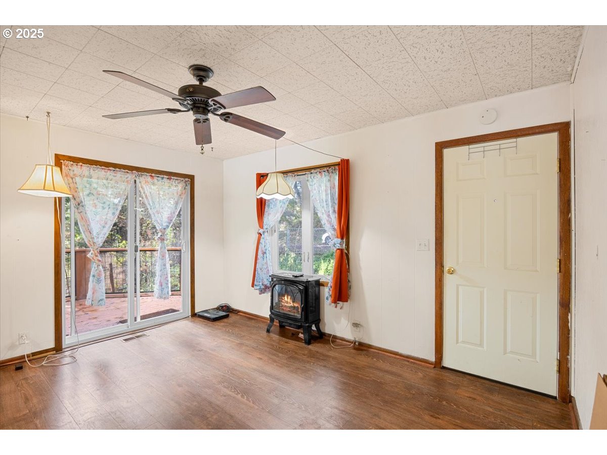 635 NW 4TH AVE, Myrtle Creek, OR, 97457