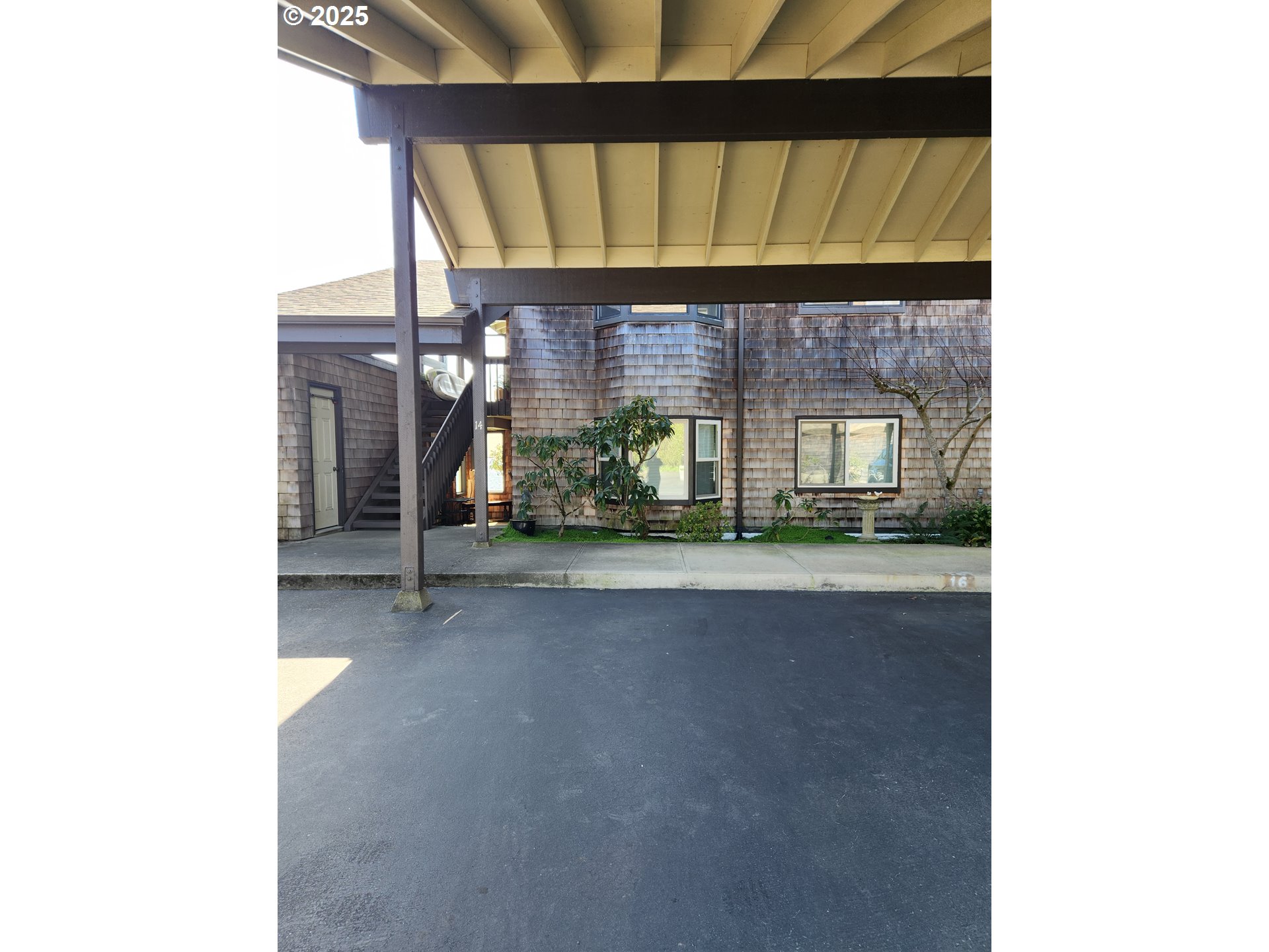 1040 BAY ST 14