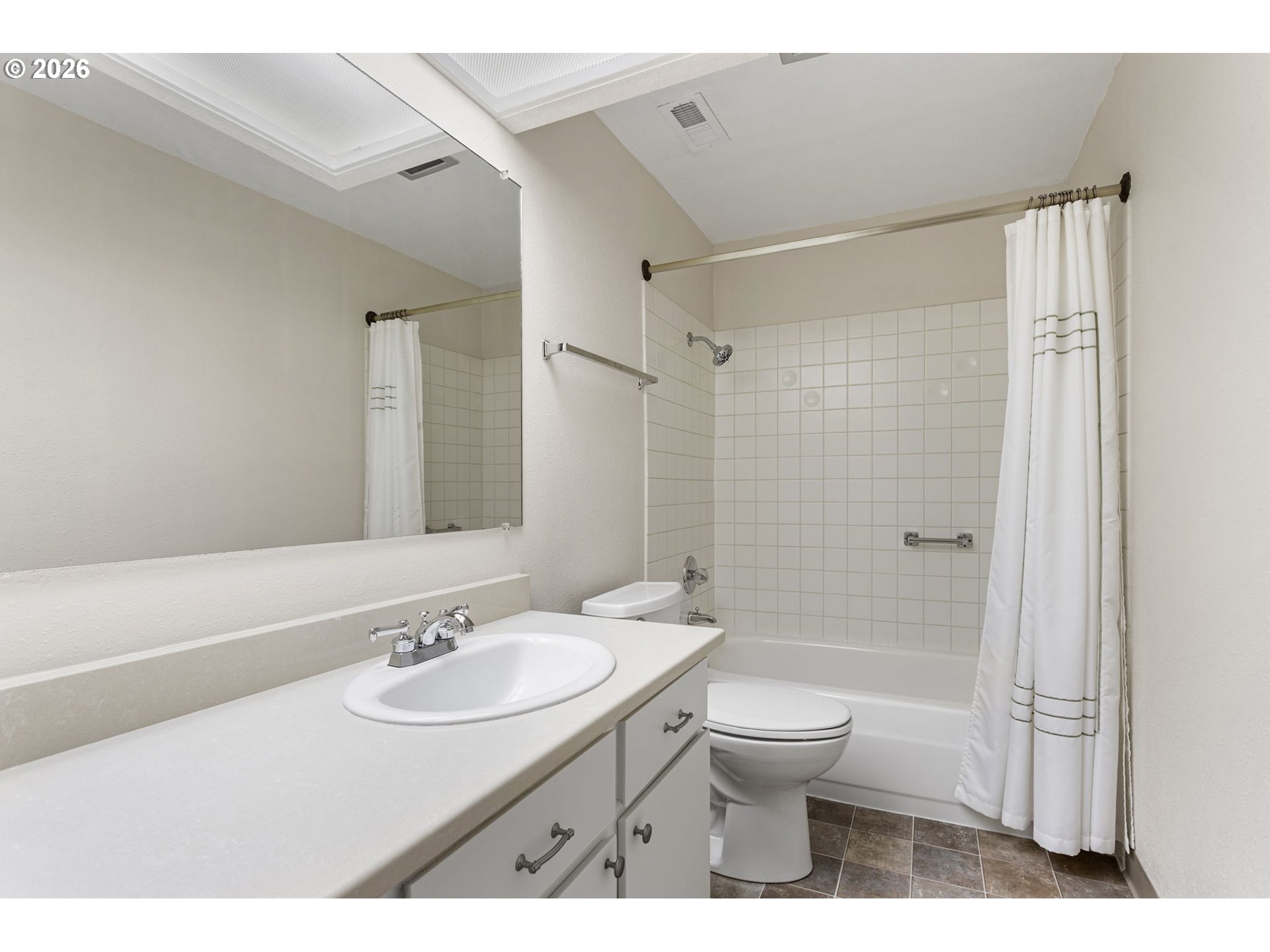 Photo #13: 679720827 Listing: Photo #13