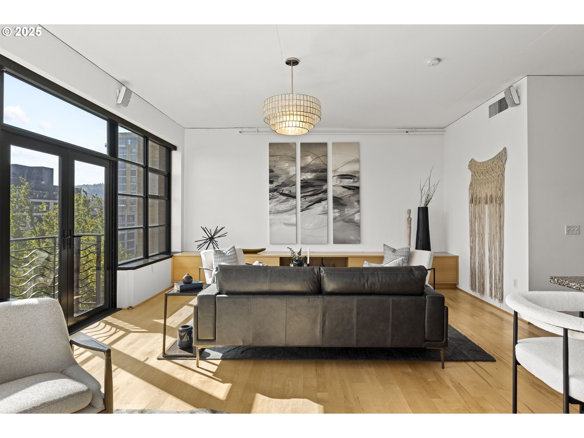 Photo #5: 680672301 Listing 