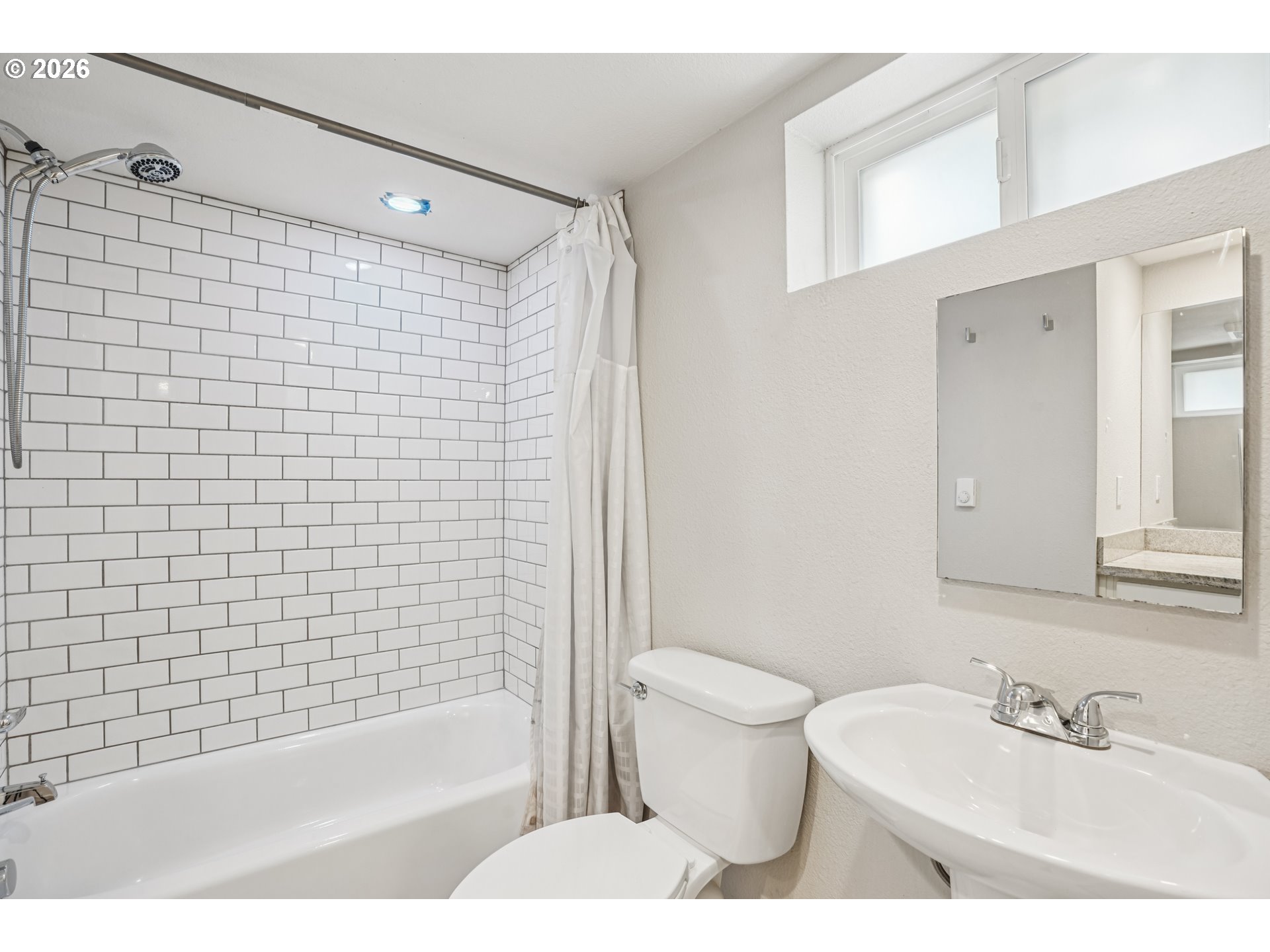 Photo #5: 681138000 Listing: Photo #5