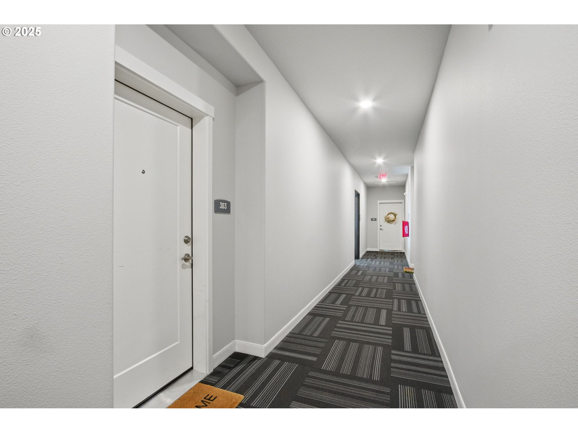 Photo #5: 681554266 Listing 