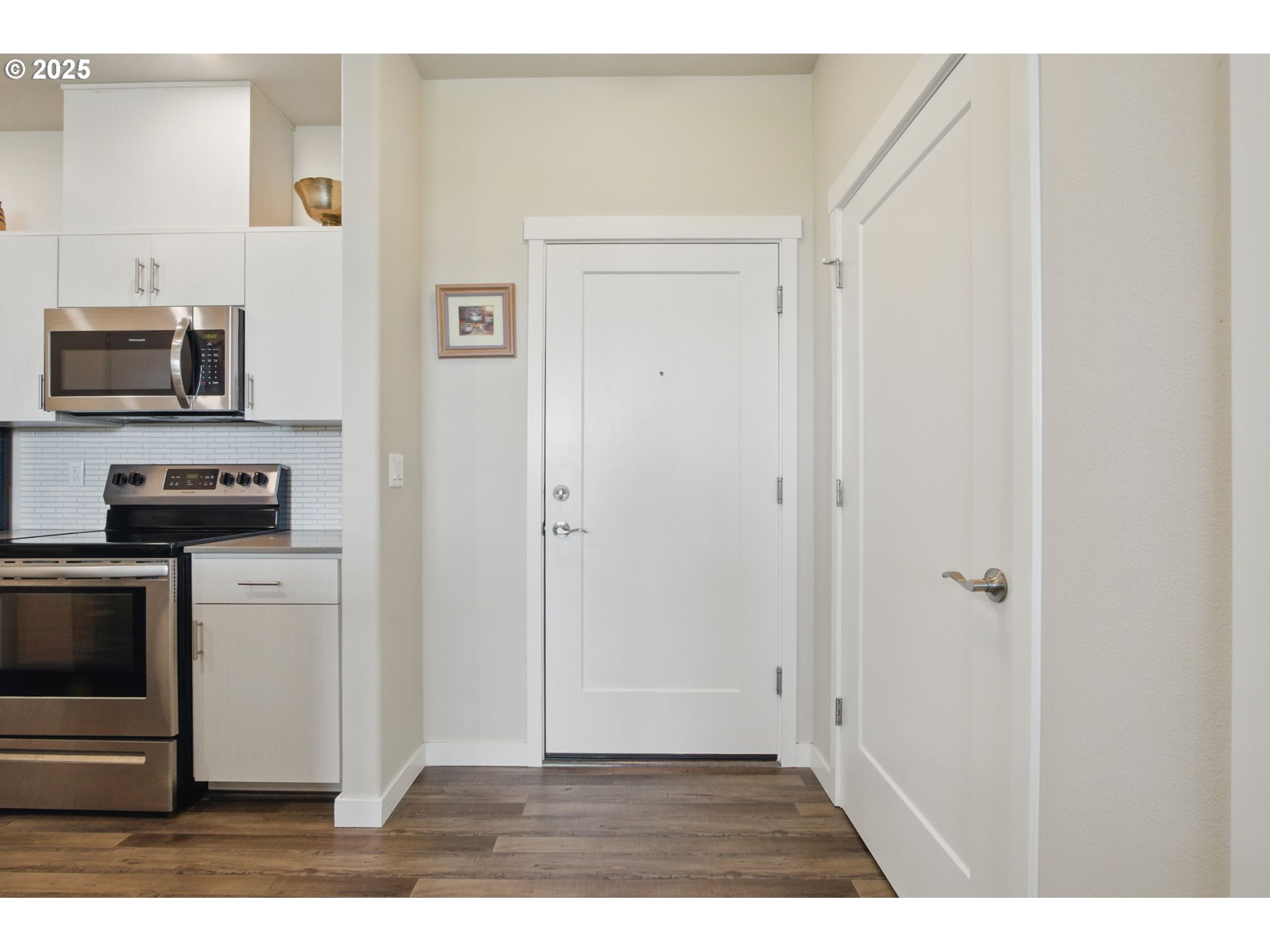 Photo #6: 681554266 Listing 