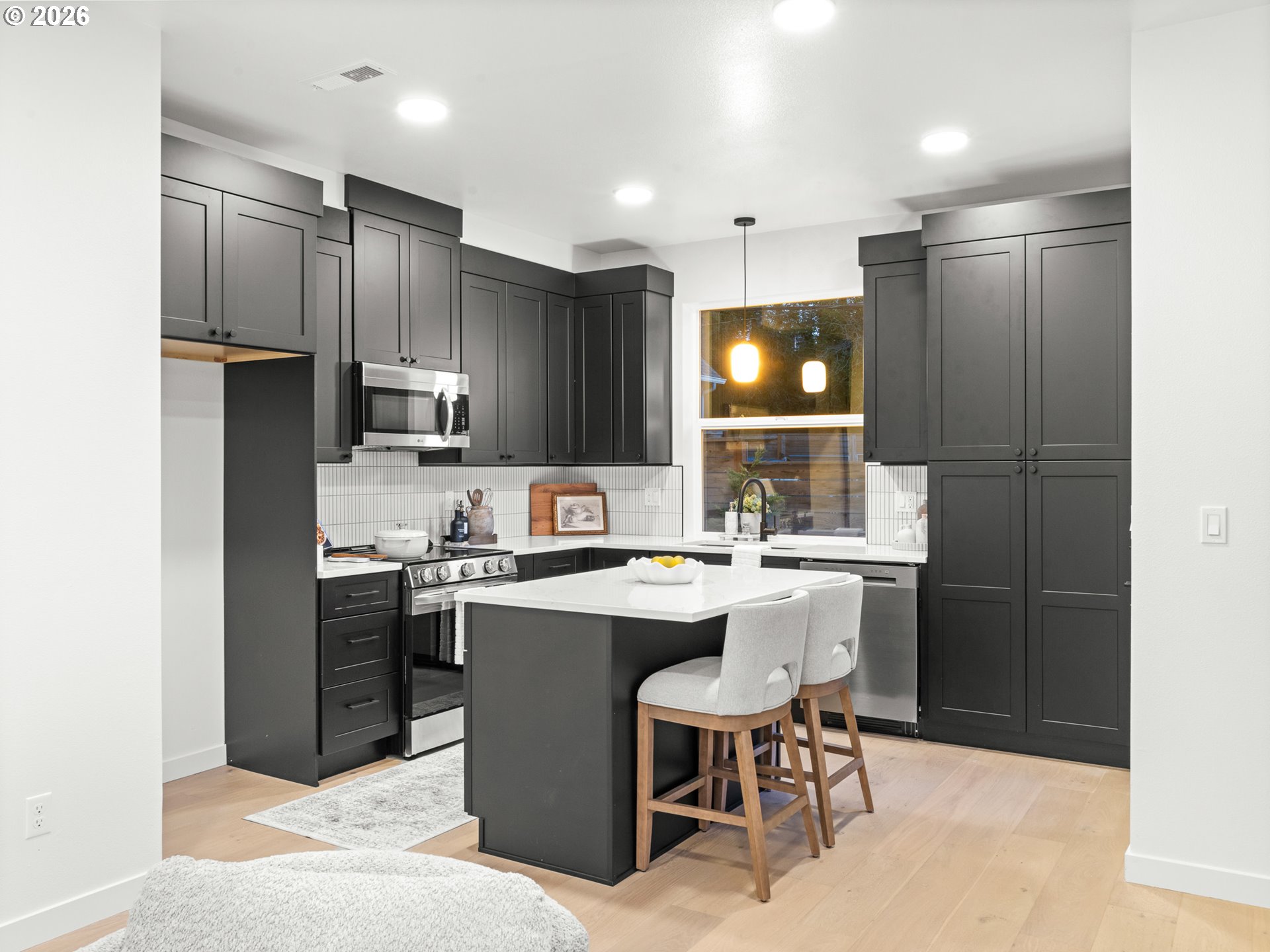 Photo #2: 681985088 Listing: Photo #2