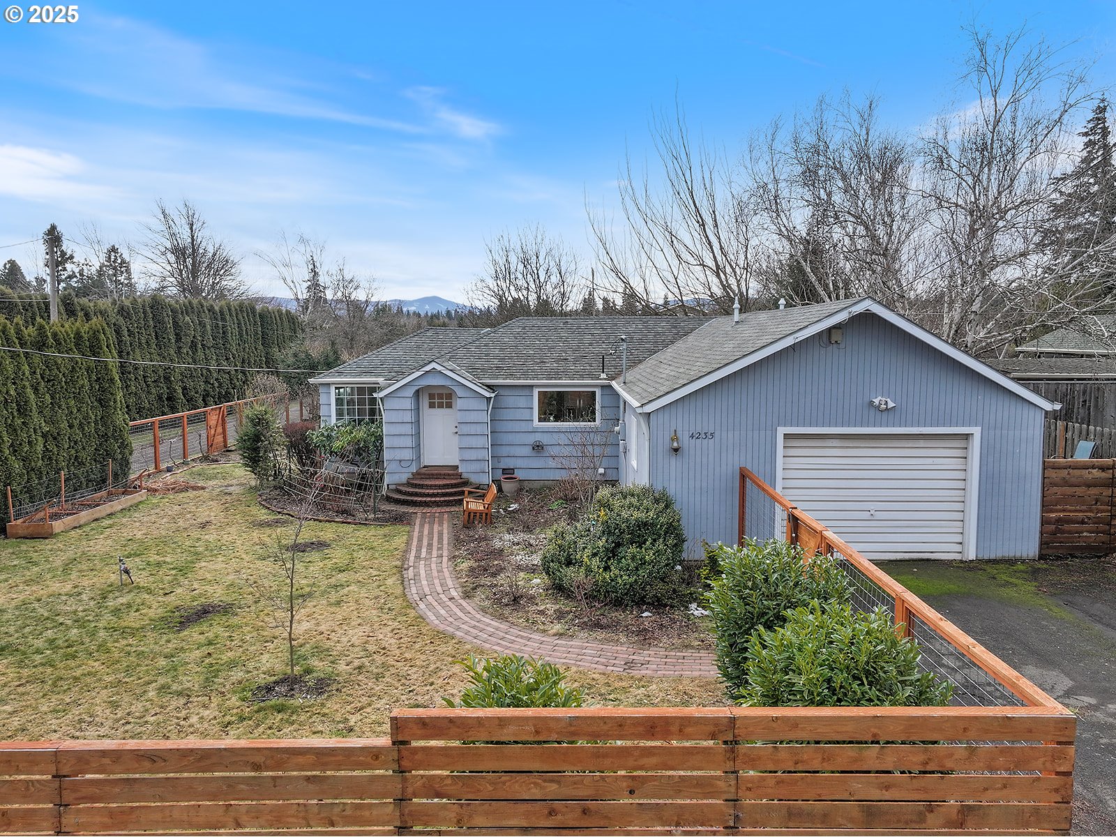4235 BELMONT DR Hood River OR 97031 Photo of 4235 BELMONT DR Hood River OR 97031