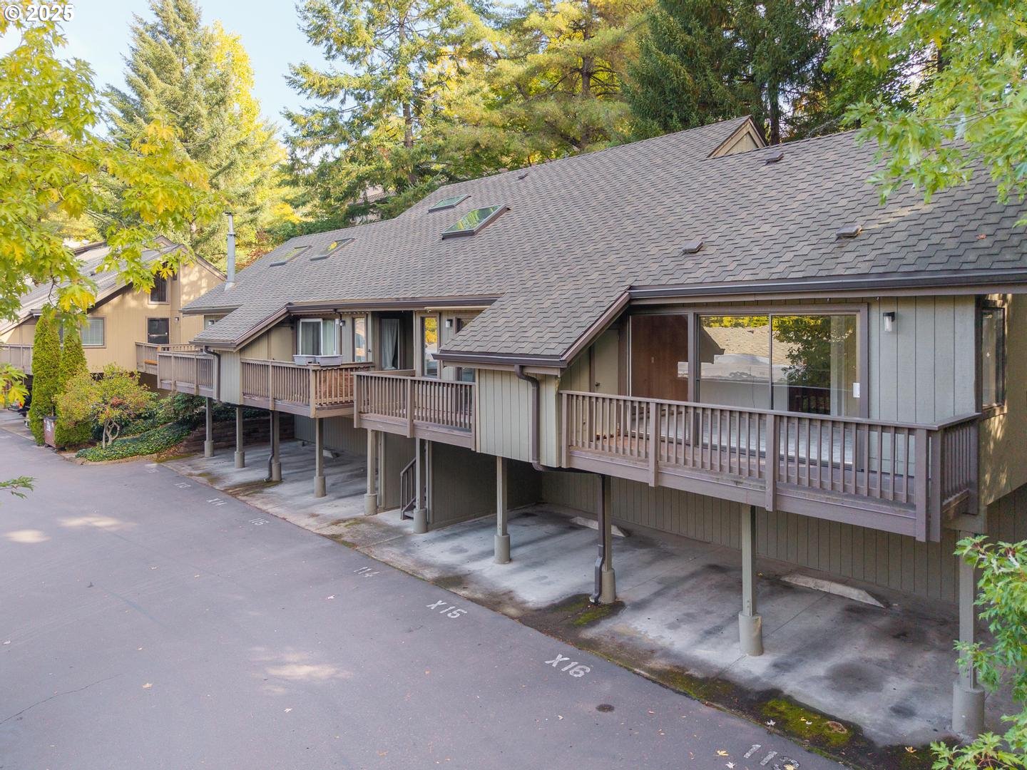 Photo #5: 683598566 Listing: Photo #5