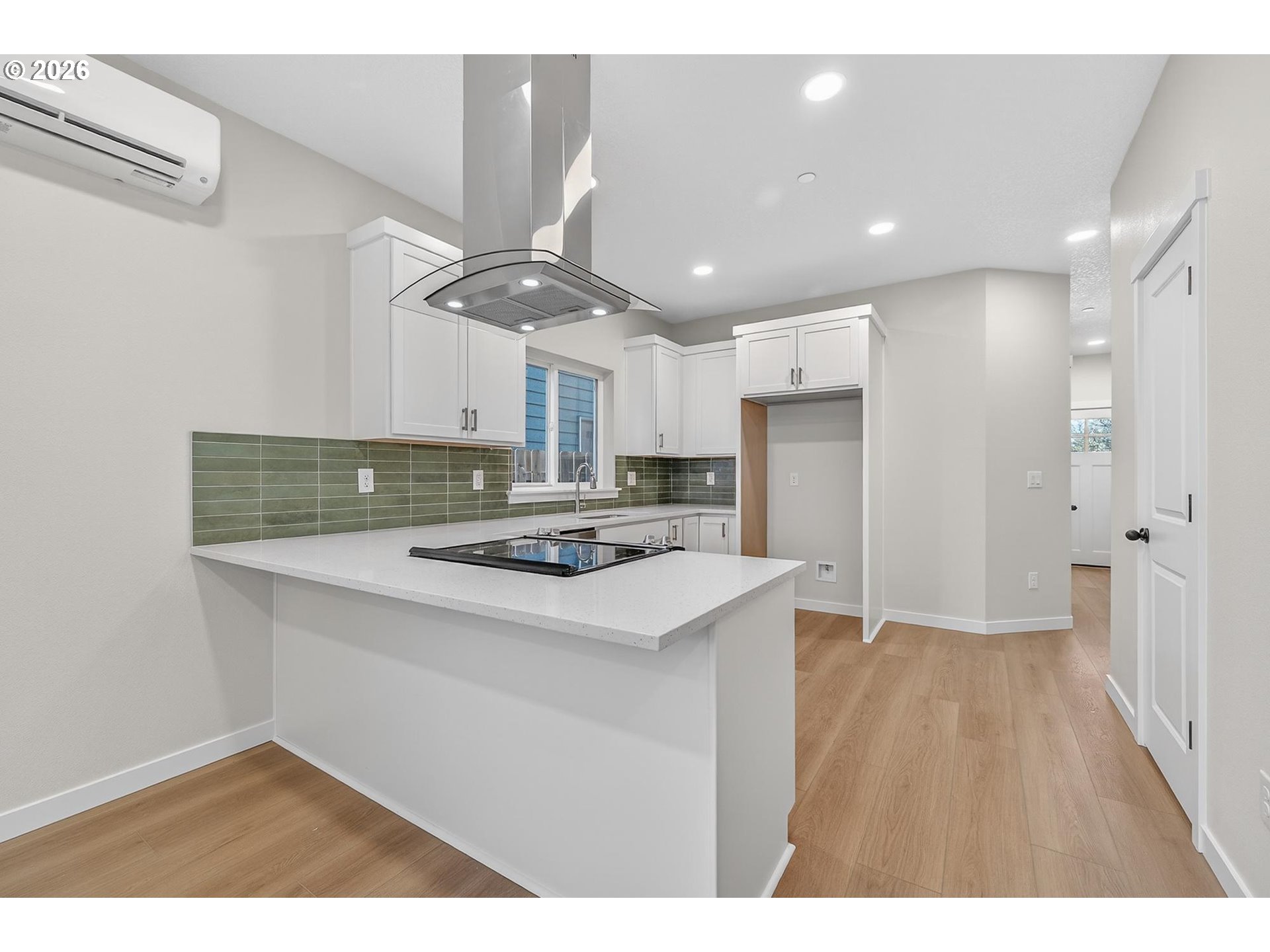 Photo #7: 683717760 Listing: Photo #7