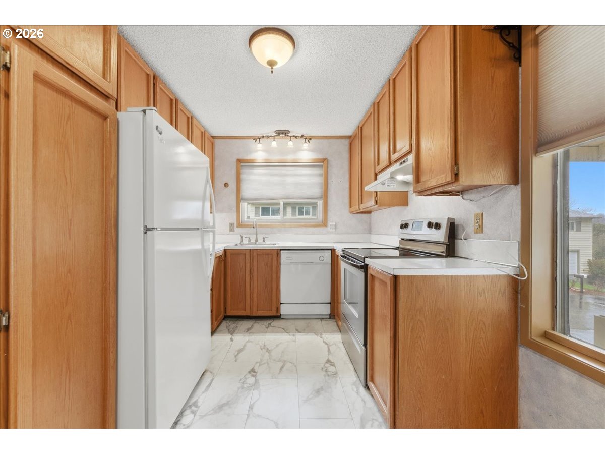 Photo #15: 684174717 Listing: Photo #15