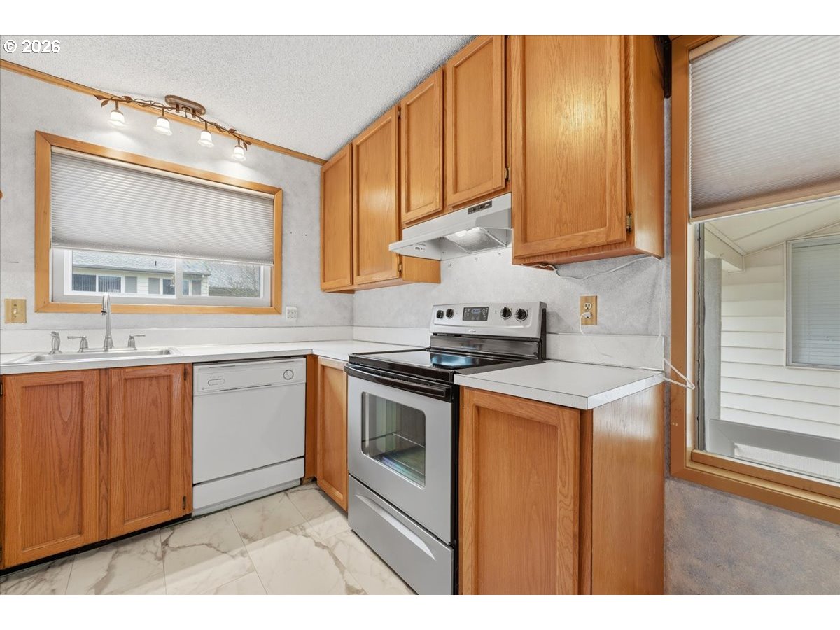 Photo #17: 684174717 Listing: Photo #17