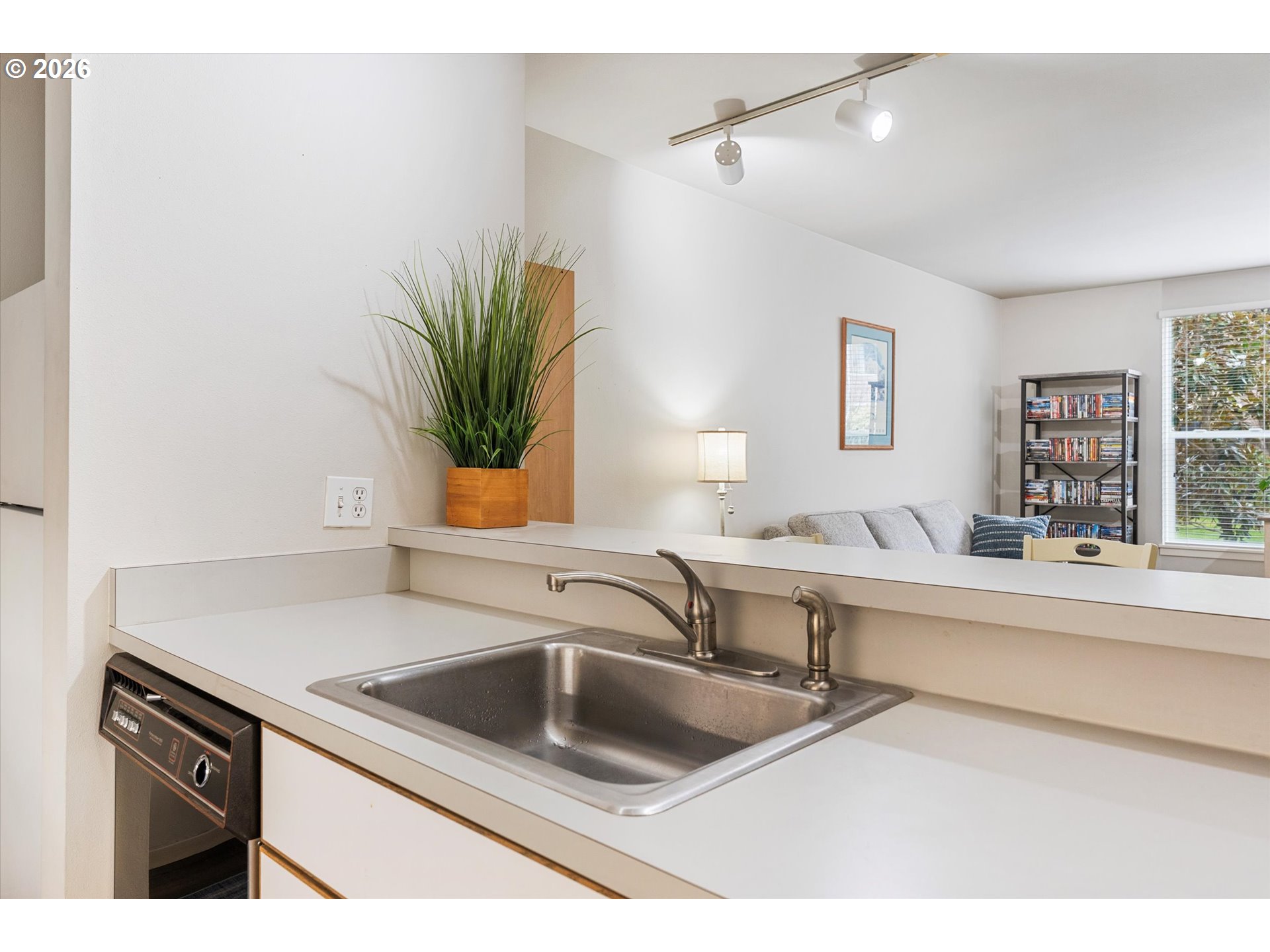 Photo #7: 685016302 Listing: Photo #7