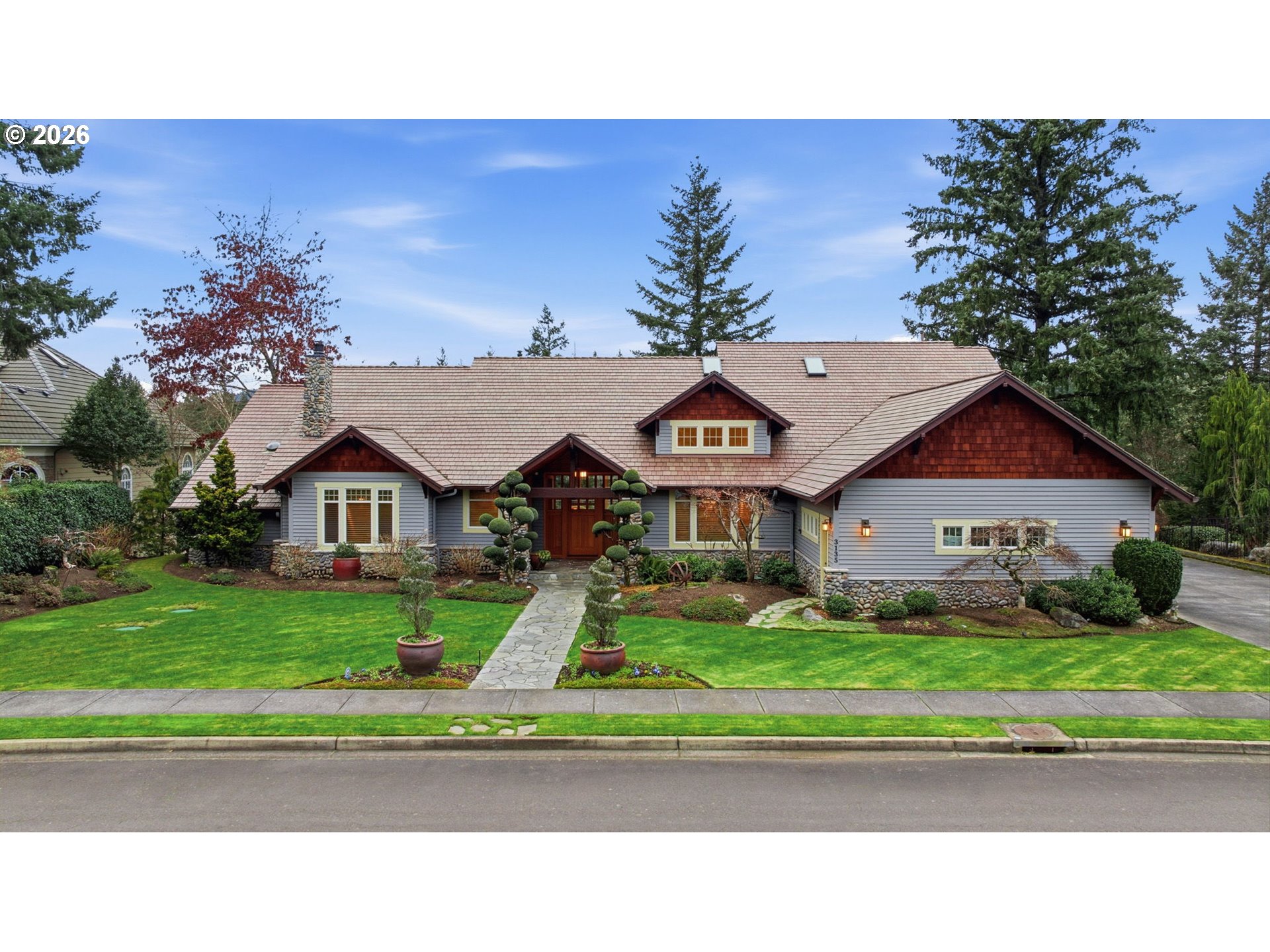 201 NW Country Place RD, White Salmon, WA, 98672