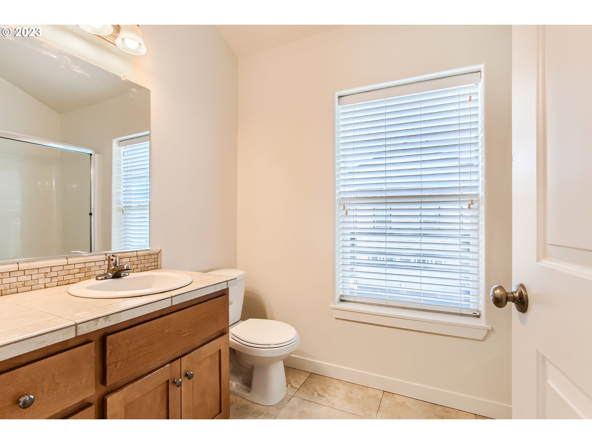 Photo #12: 686352838 Listing: Photo #12