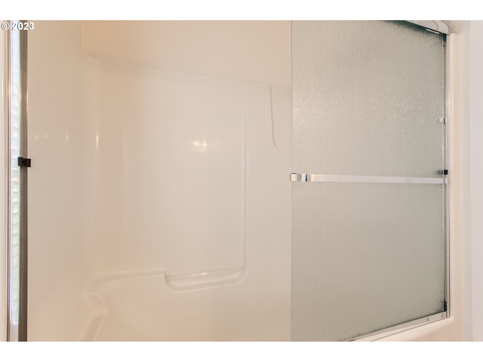 Photo #15: 686352838 Listing: Photo #15