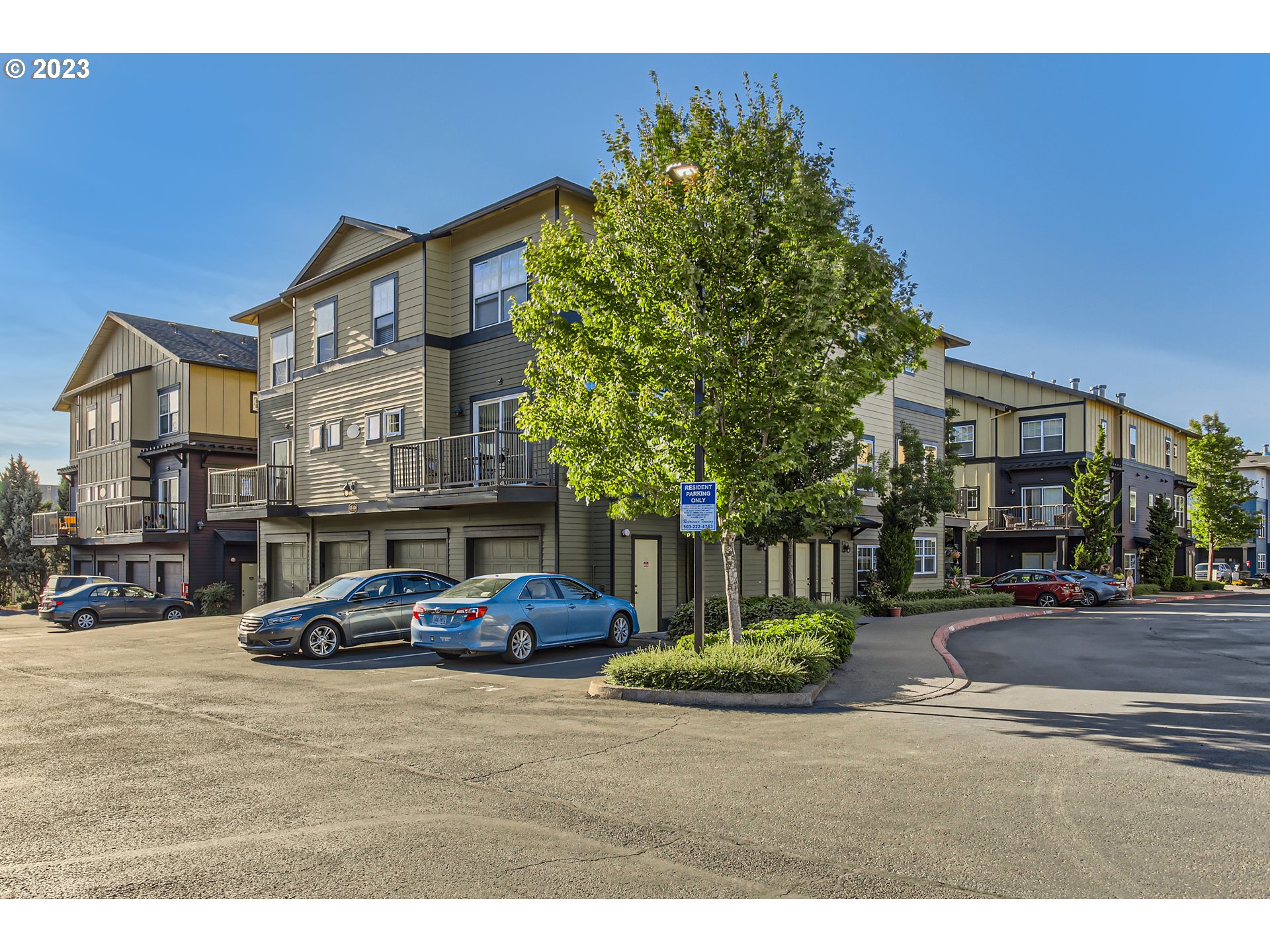 Photo #4: 686352838 Listing: Photo #4