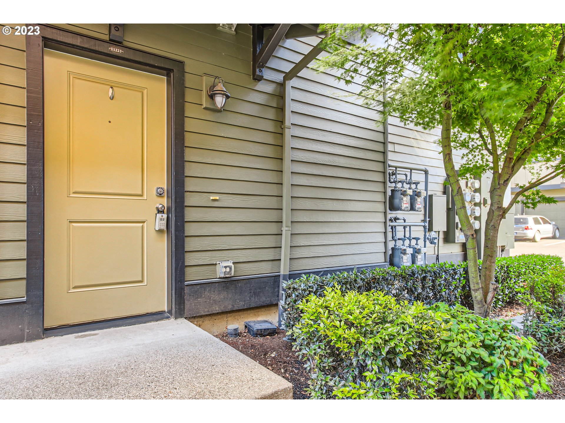 Photo #5: 686352838 Listing: Photo #5