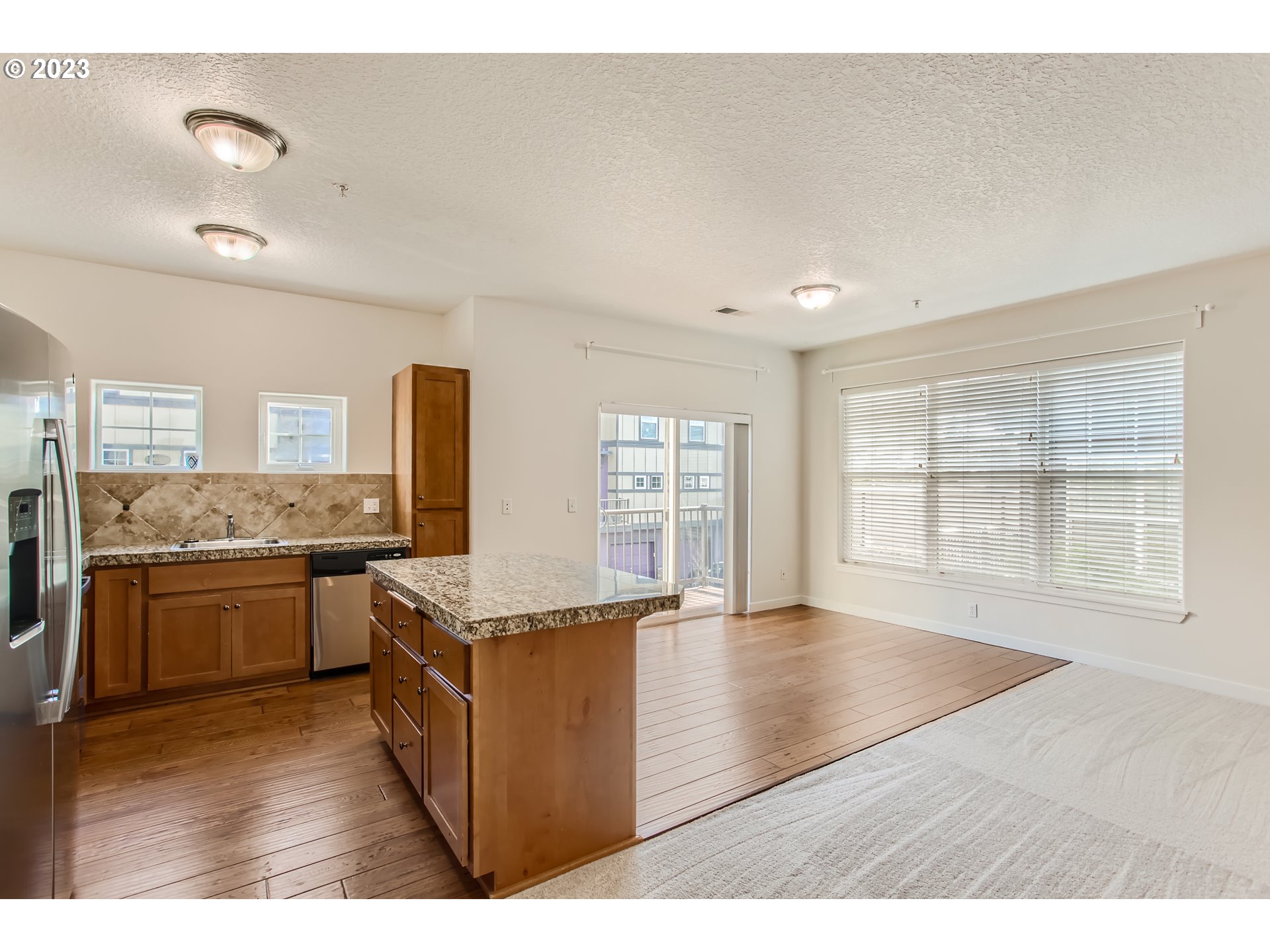 Photo #7: 686352838 Listing: Photo #7