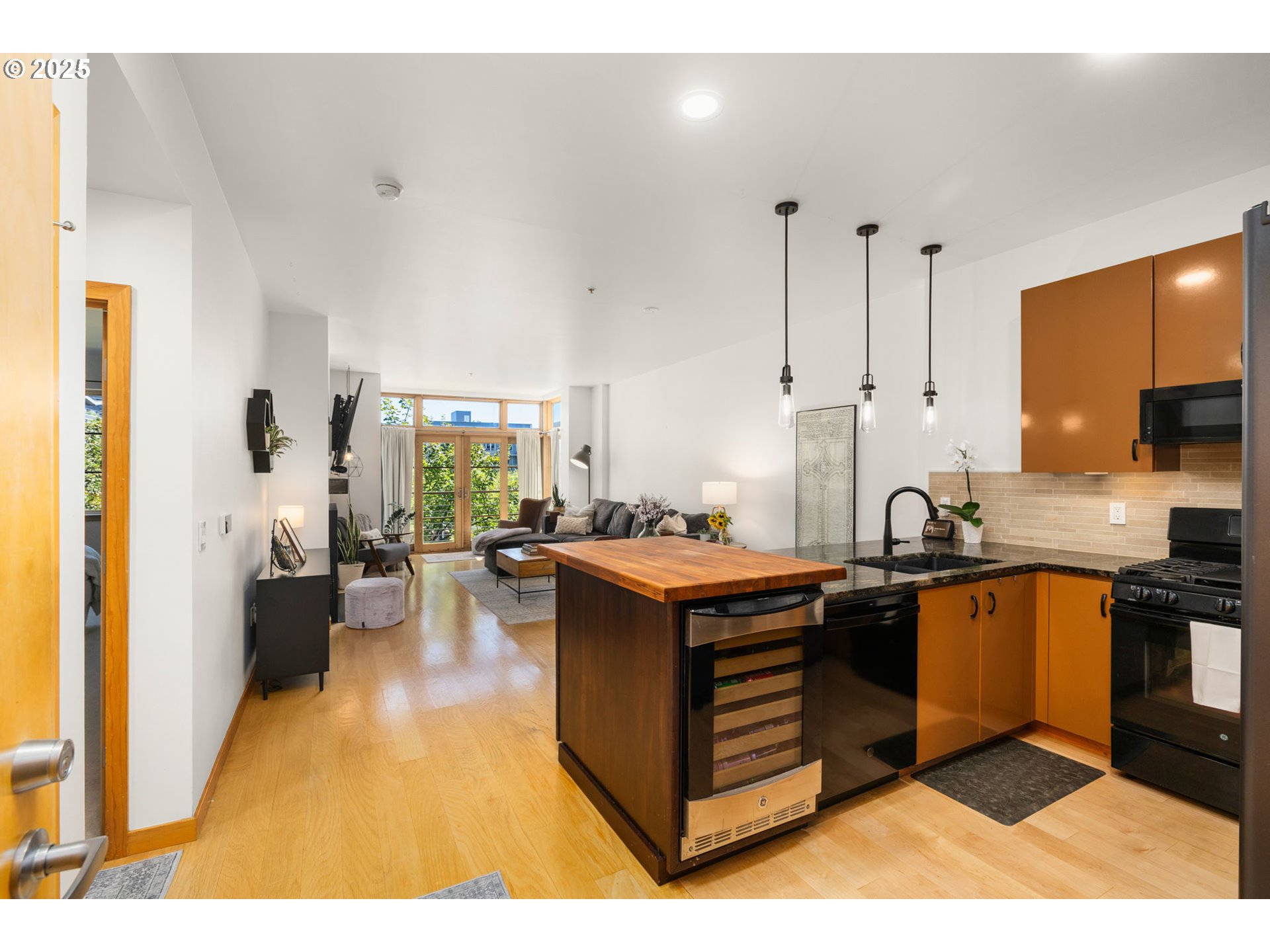 Photo #10: 686489356 Listing: Photo #10