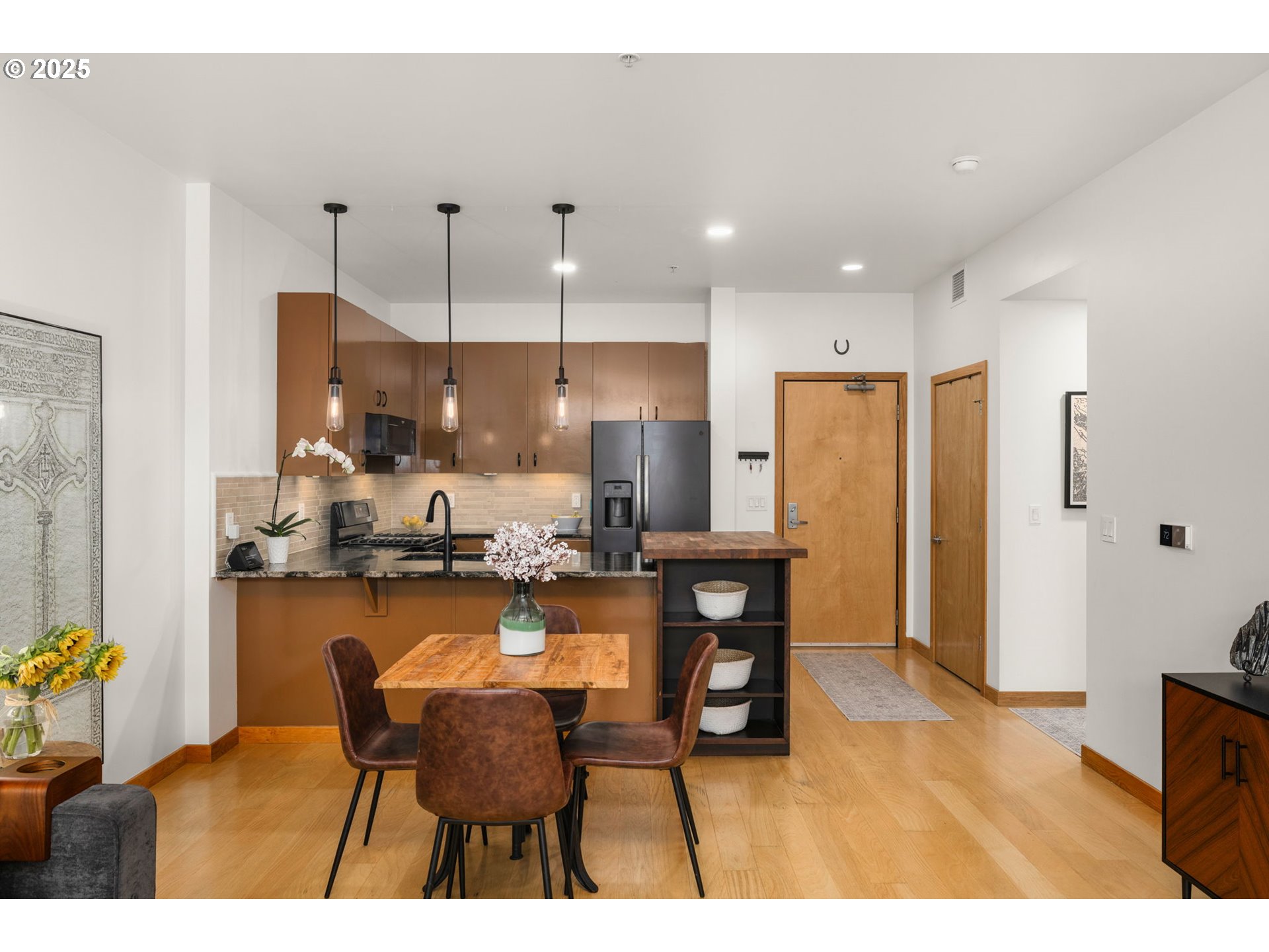 Photo #4: 686489356 Listing: Photo #4