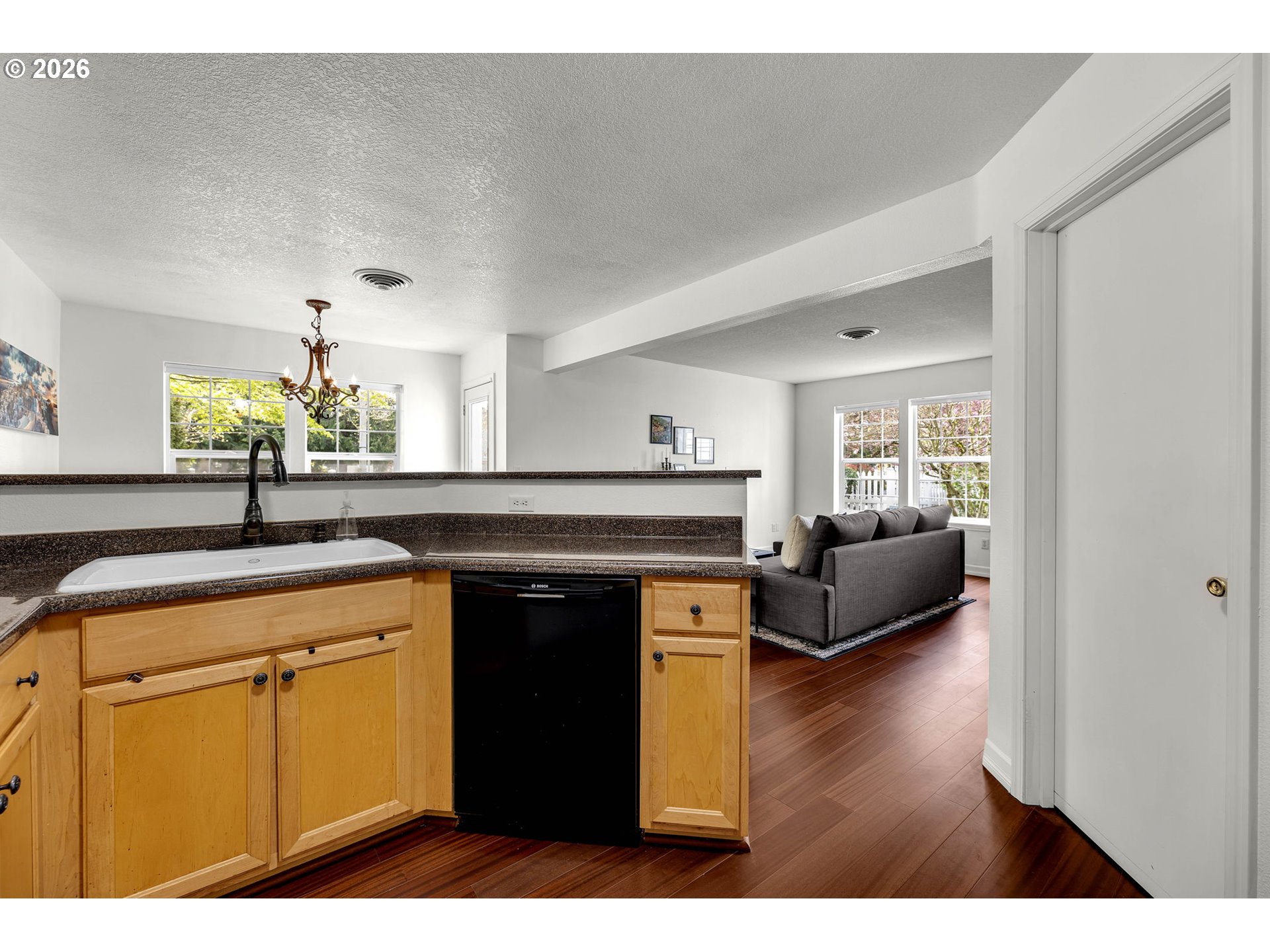 Photo #7: 686512304 Listing: Photo #7