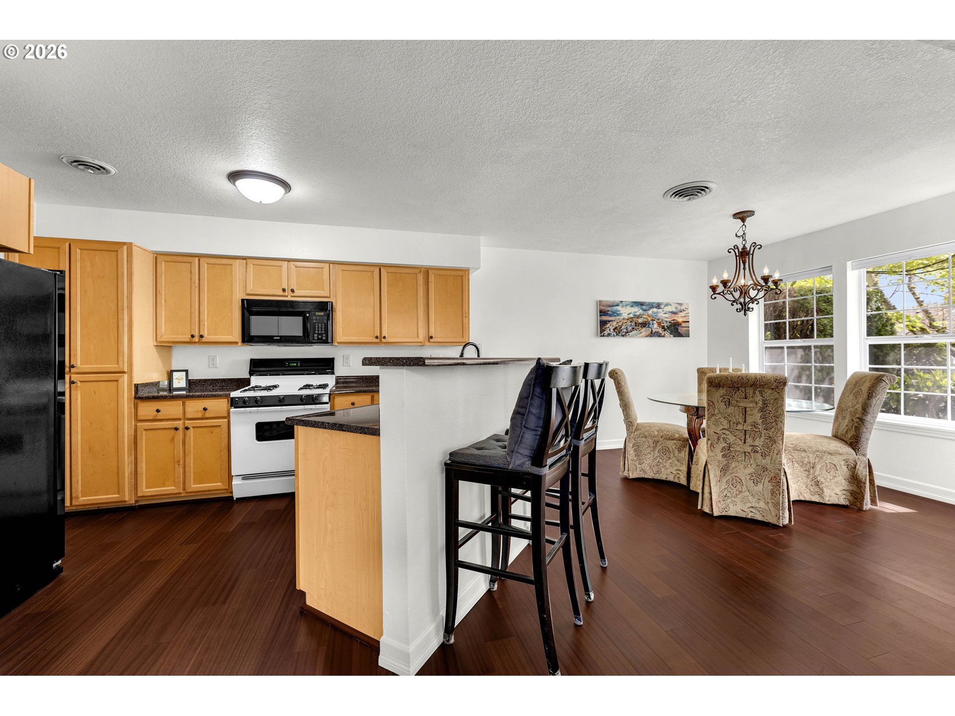 Photo #3: 686512304 Listing: Photo #3