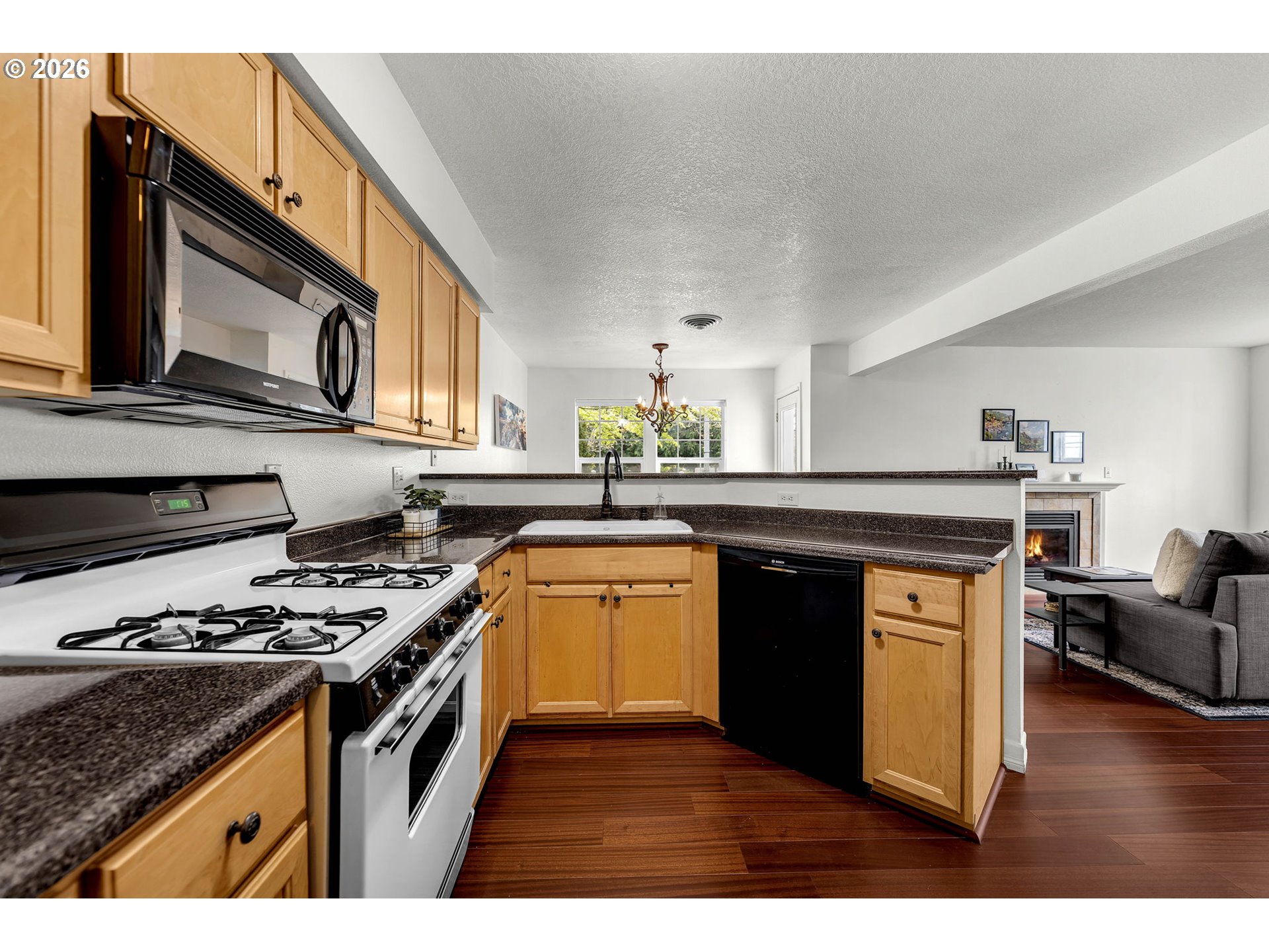 Photo #9: 686512304 Listing: Photo #9