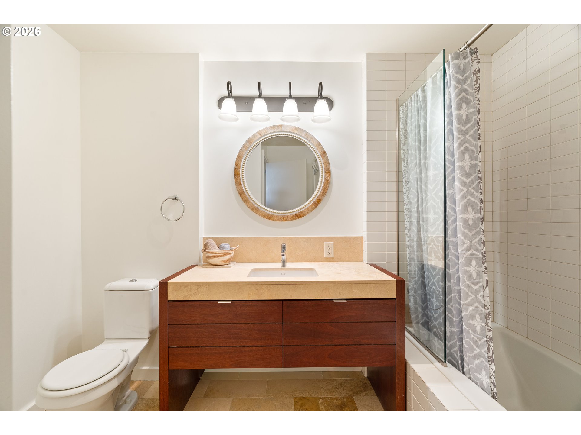 Photo #5: 686804070 Listing: Photo #5