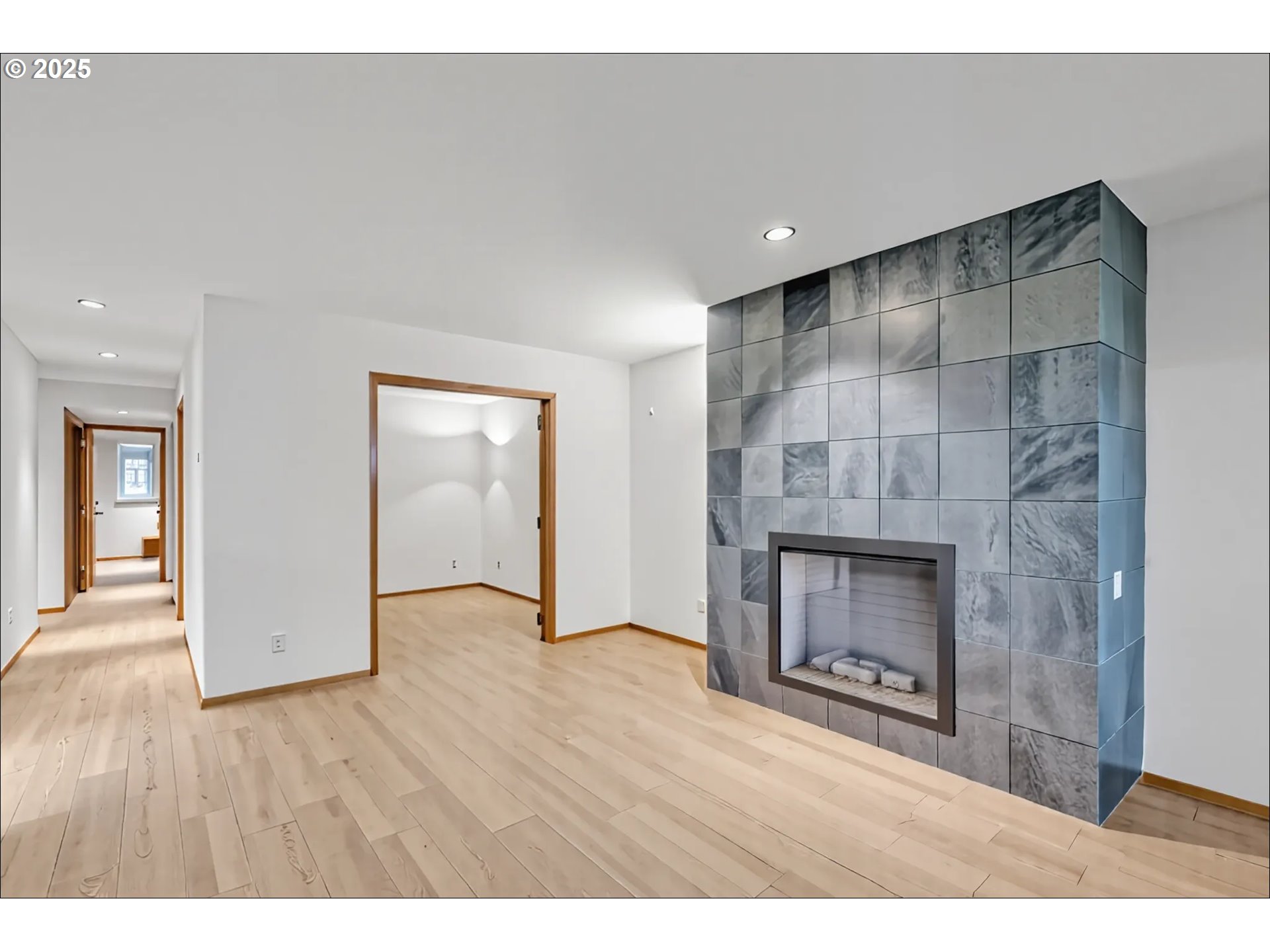 Photo #7: 686984077 Listing: Photo #7