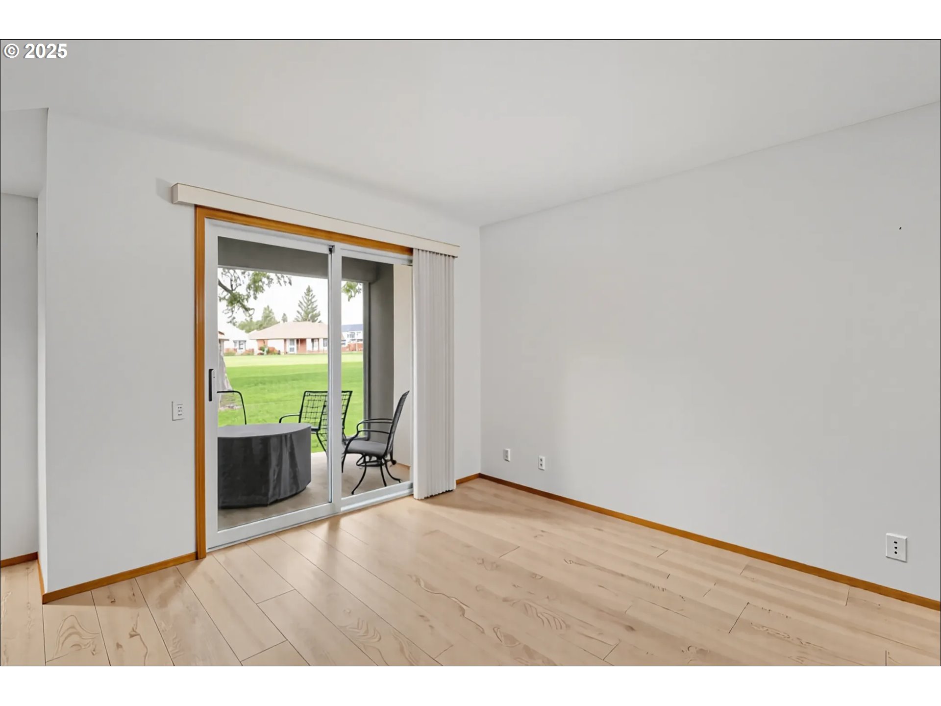 Photo #8: 686984077 Listing: Photo #8