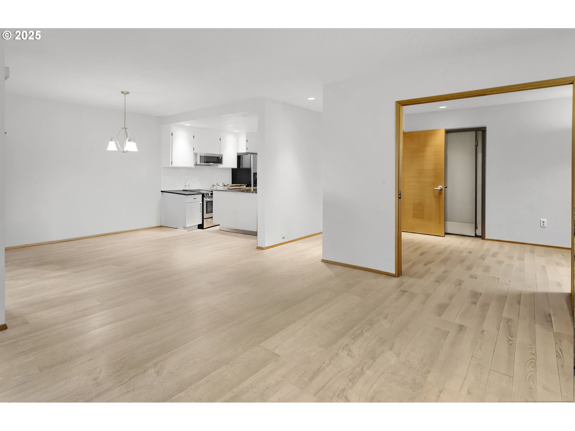 Photo #13: 686984077 Listing: Photo #13