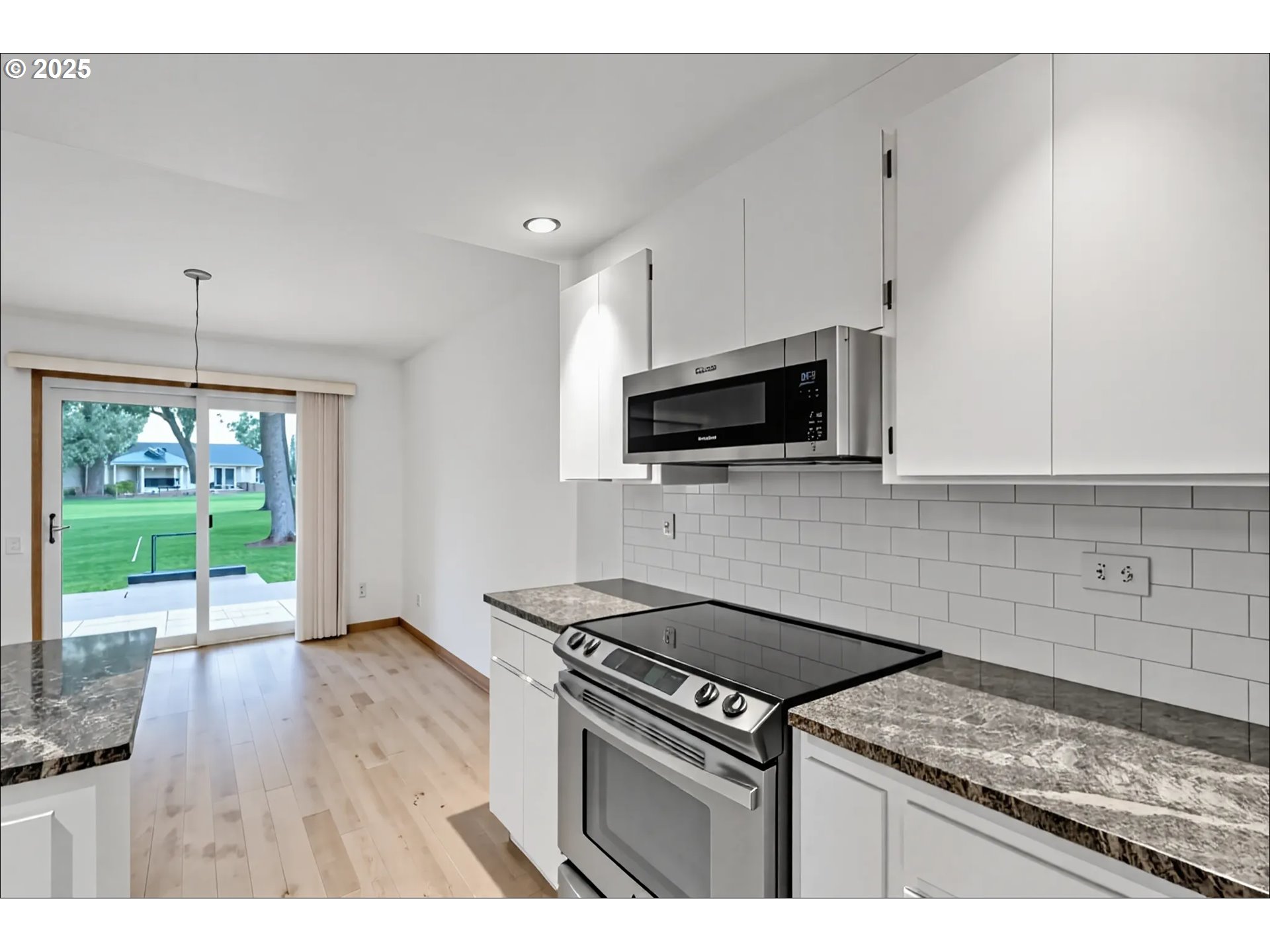 Photo #11: 686984077 Listing: Photo #11