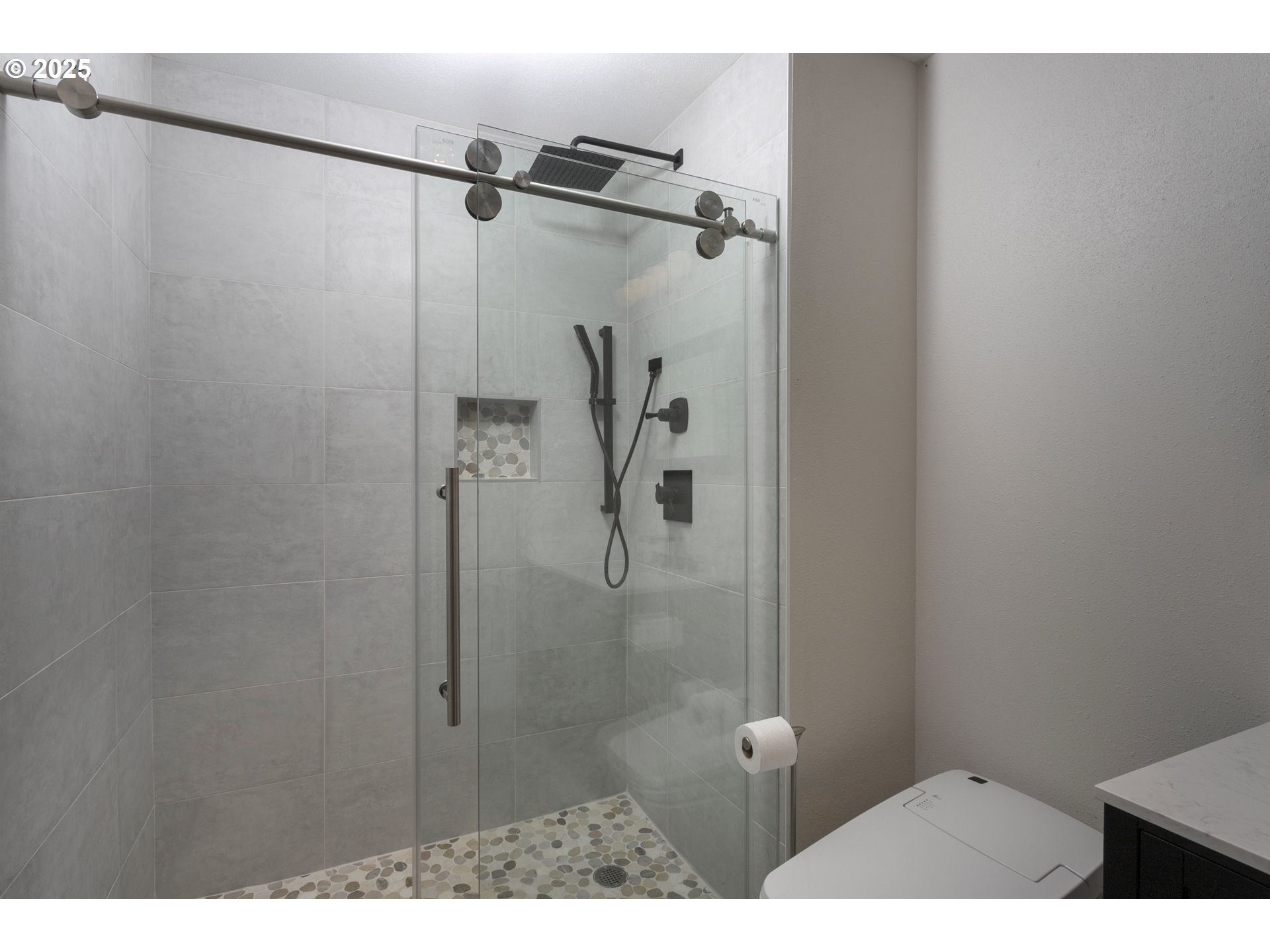 Photo #17: 686984077 Listing: Photo #17