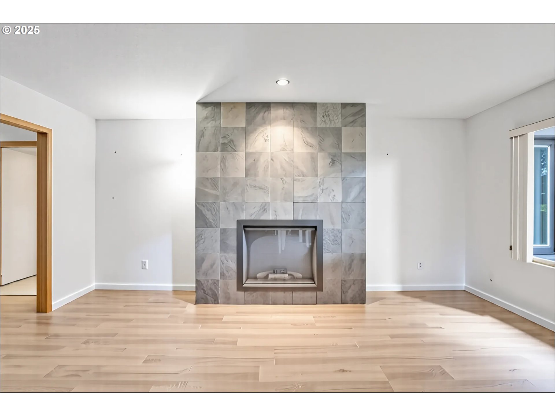 Photo #6: 686984077 Listing: Photo #6