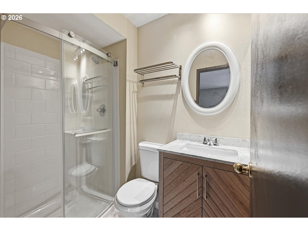 Photo #6: 687252145 Listing: Photo #6