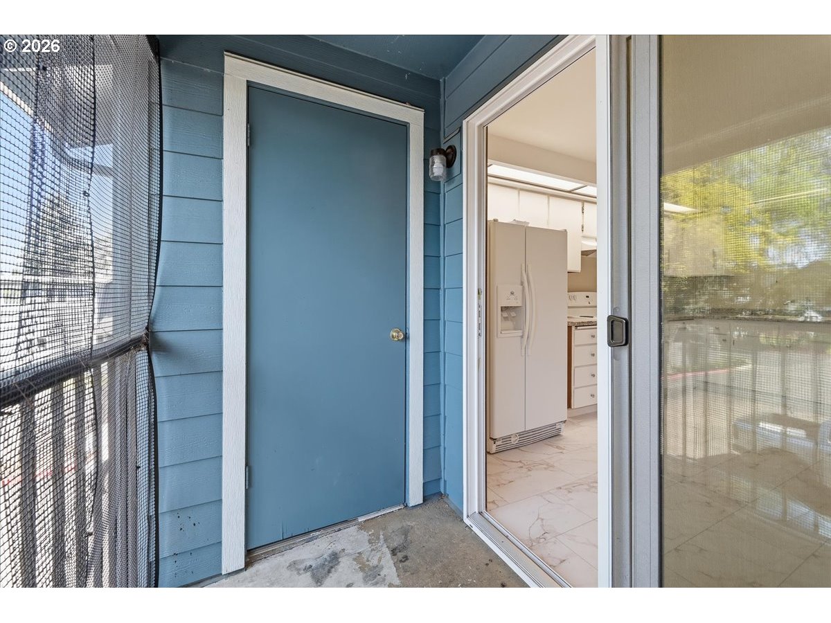 Photo #4: 687252145 Listing: Photo #4