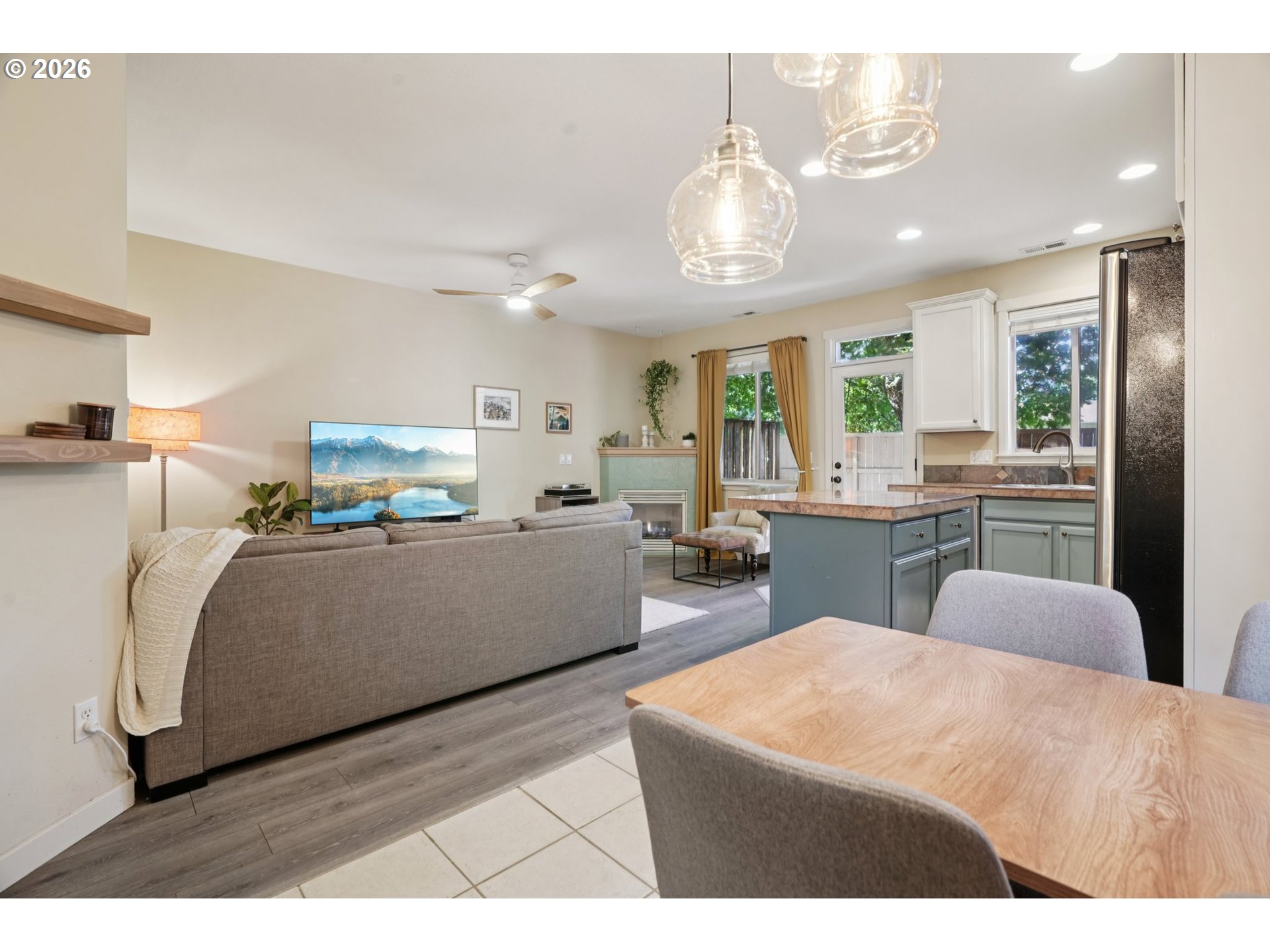 Photo #1: 687516163 Listing: Photo #1