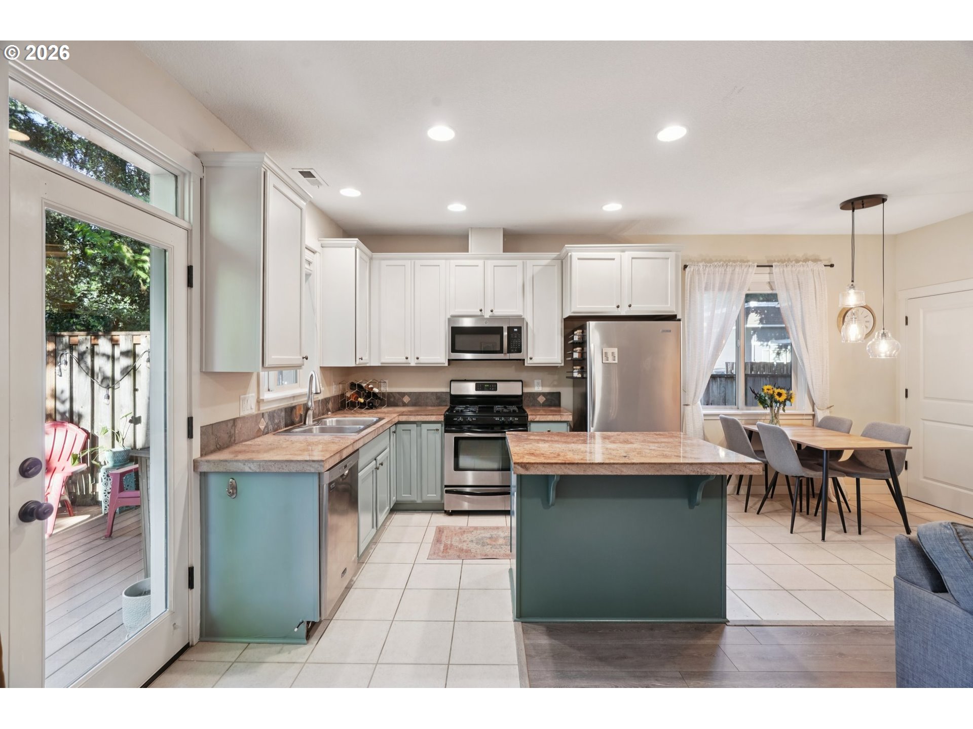 Photo #8: 687516163 Listing: Photo #8