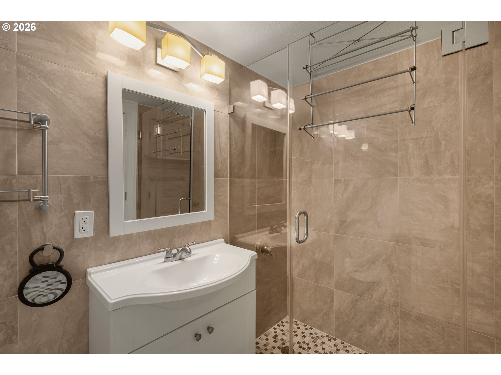 Photo #8: 687550645 Listing: Photo #8