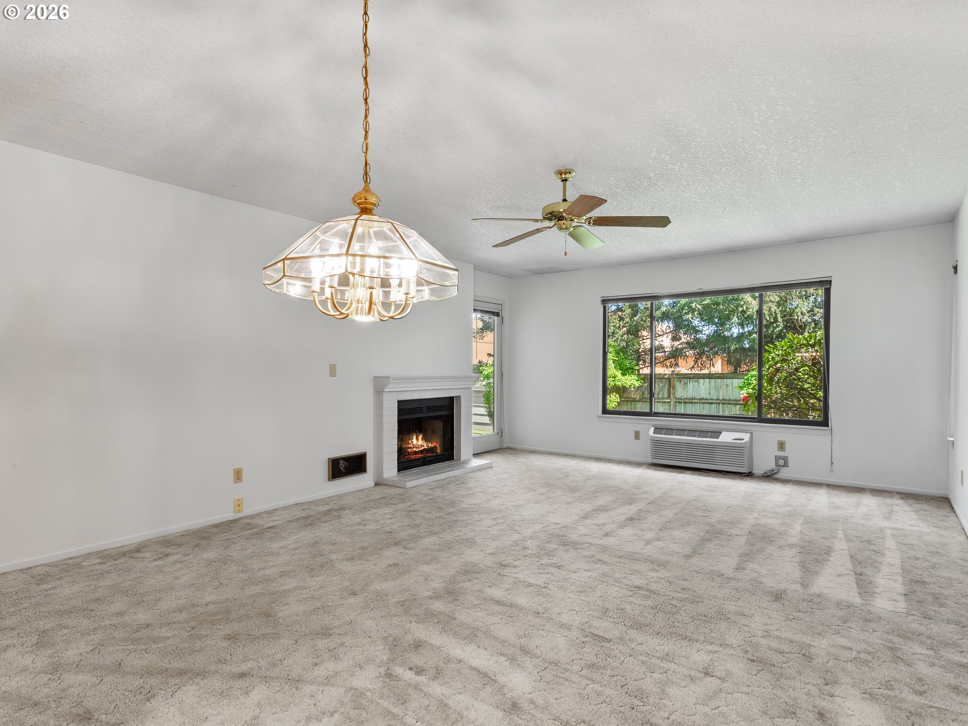 Photo #11: 687560768 Listing: Photo #11