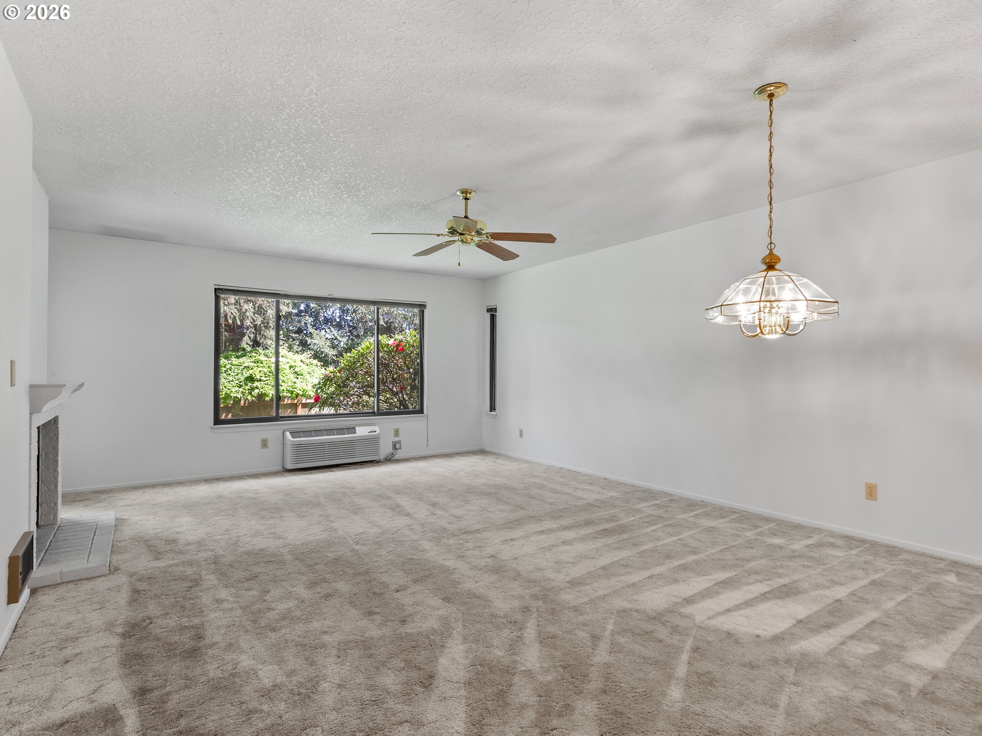 Photo #12: 687560768 Listing: Photo #12