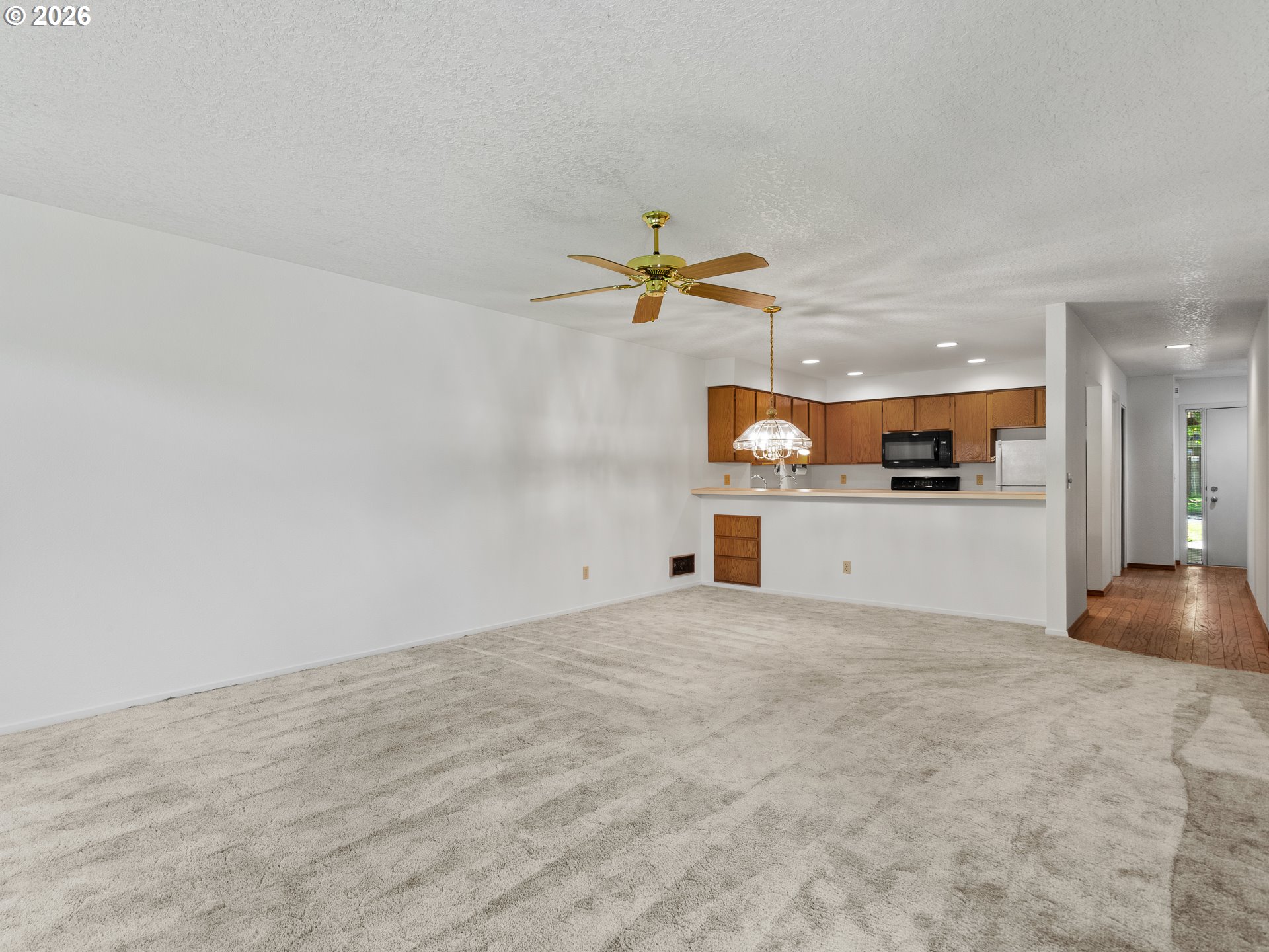 Photo #14: 687560768 Listing: Photo #14