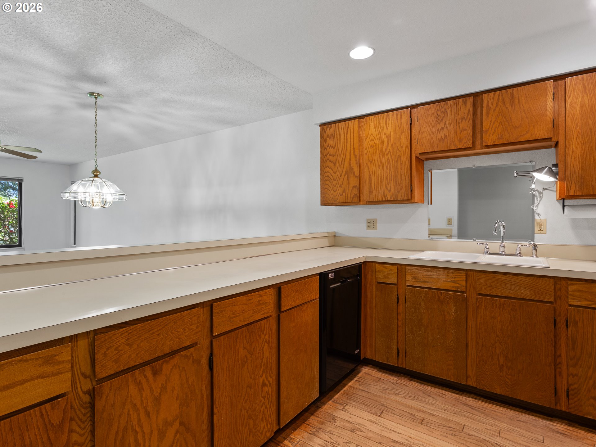 Photo #7: 687560768 Listing: Photo #7