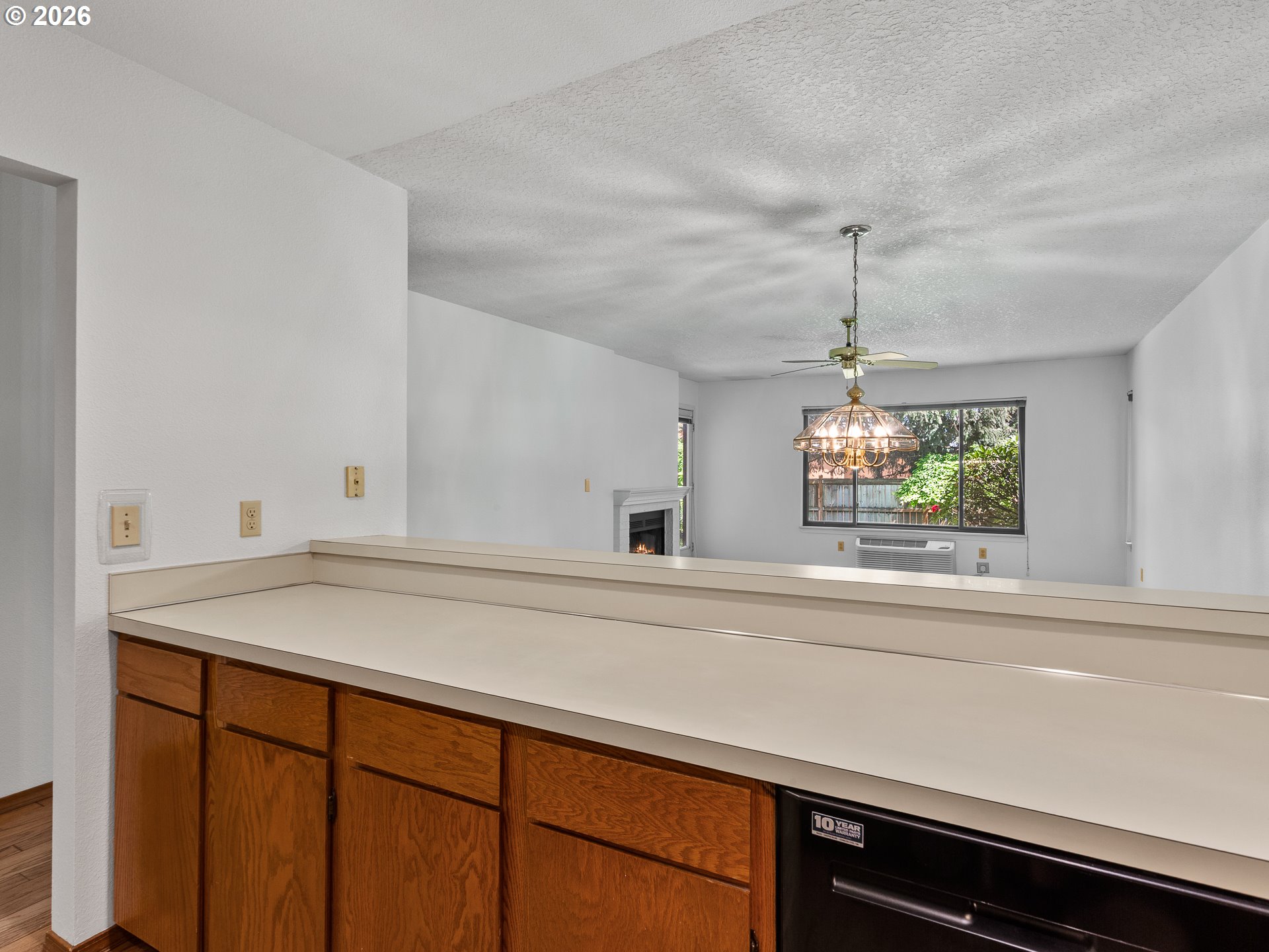 Photo #8: 687560768 Listing: Photo #8